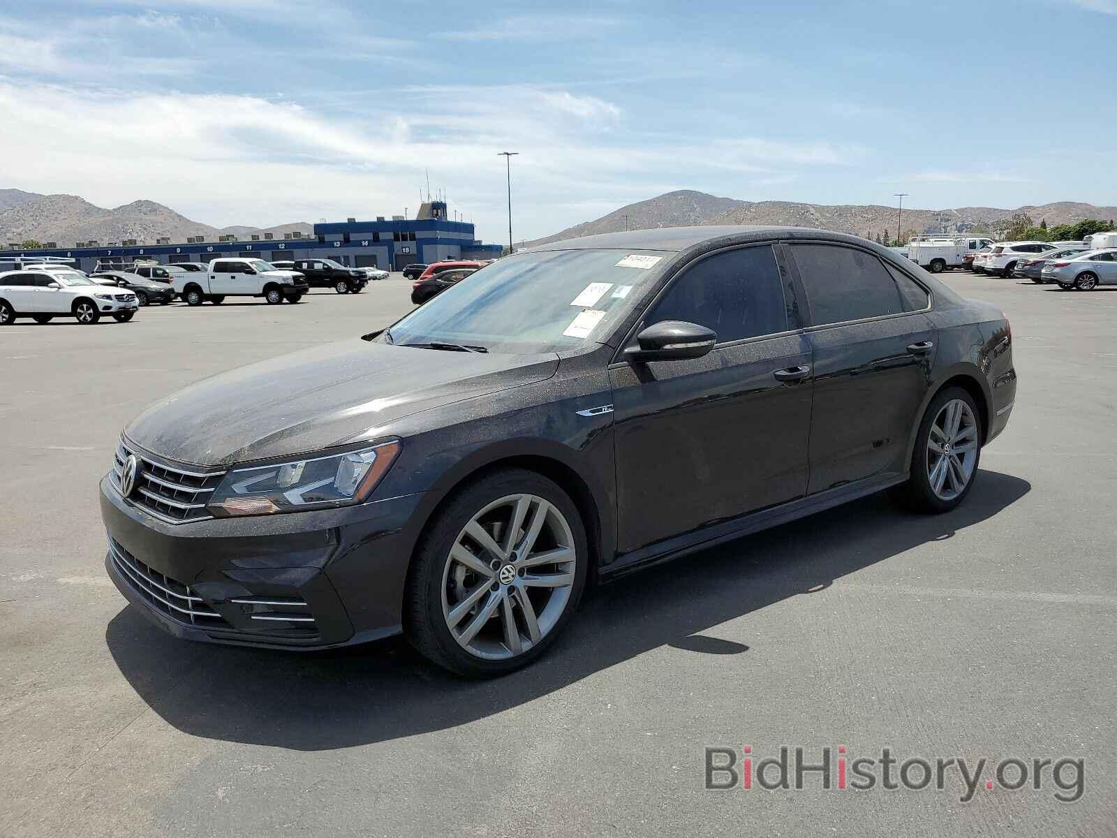 Photo 1VWAA7A38JC036647 - Volkswagen Passat 2018