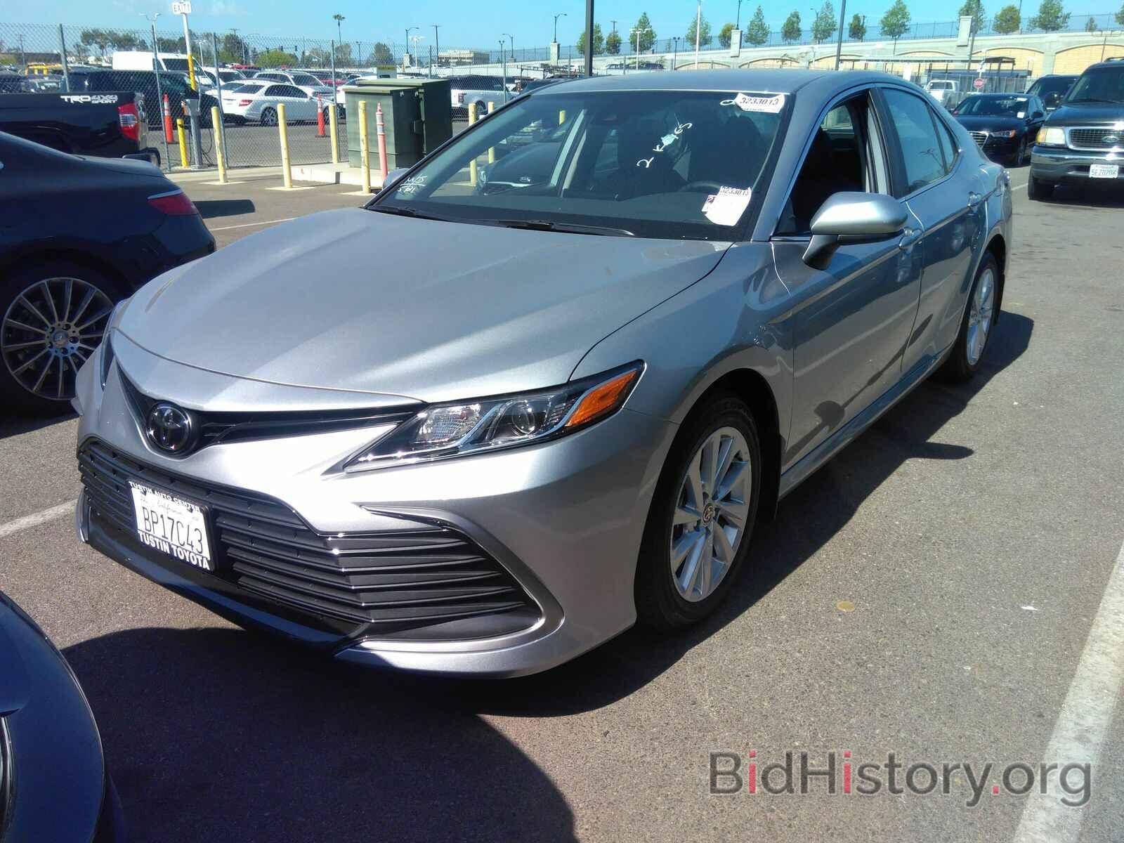 Photo 4T1C11AKXMU547139 - Toyota Camry LE 2021