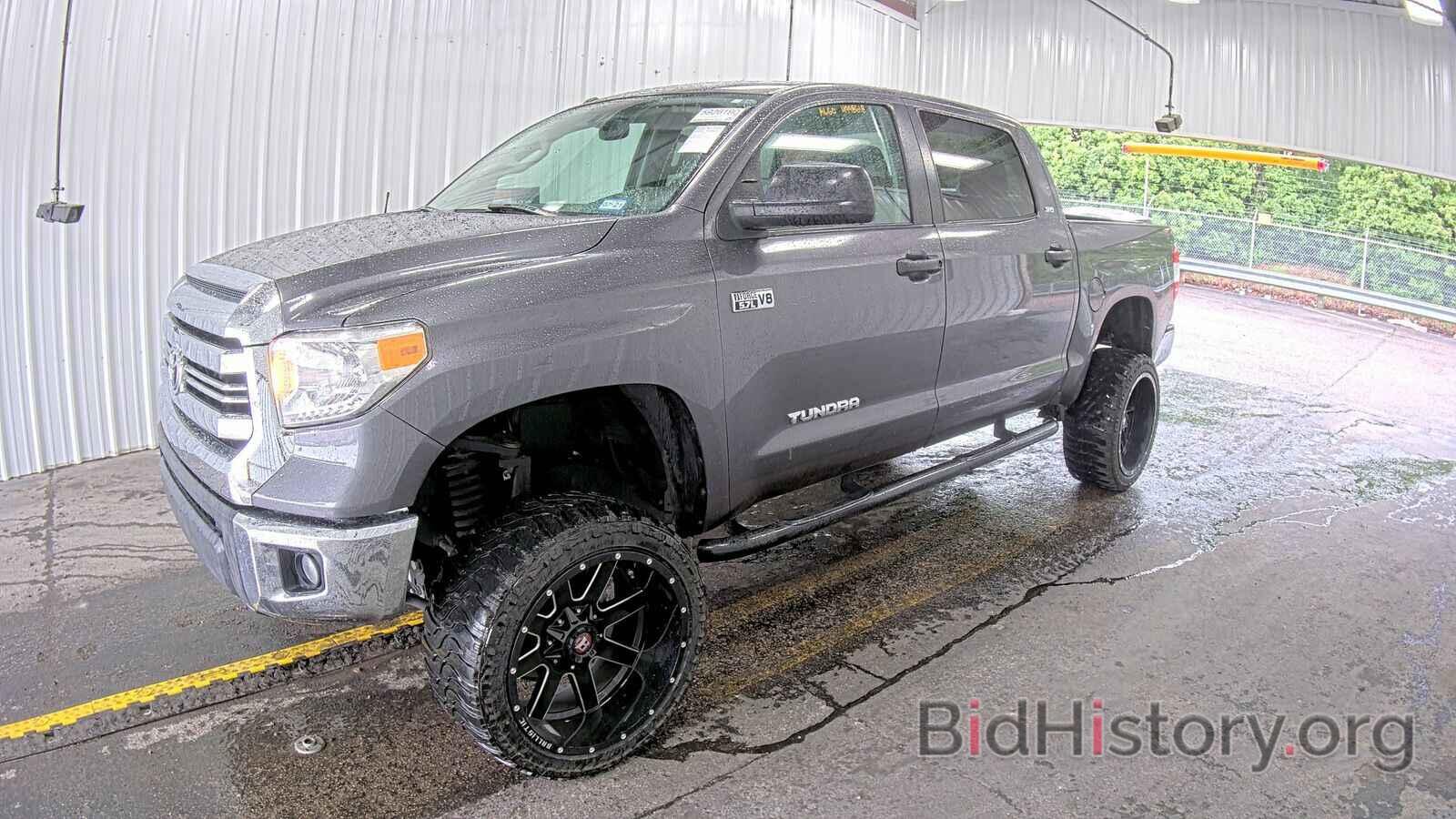 Photo 5TFDW5F18GX554076 - Toyota Tundra 4WD Truck 2016