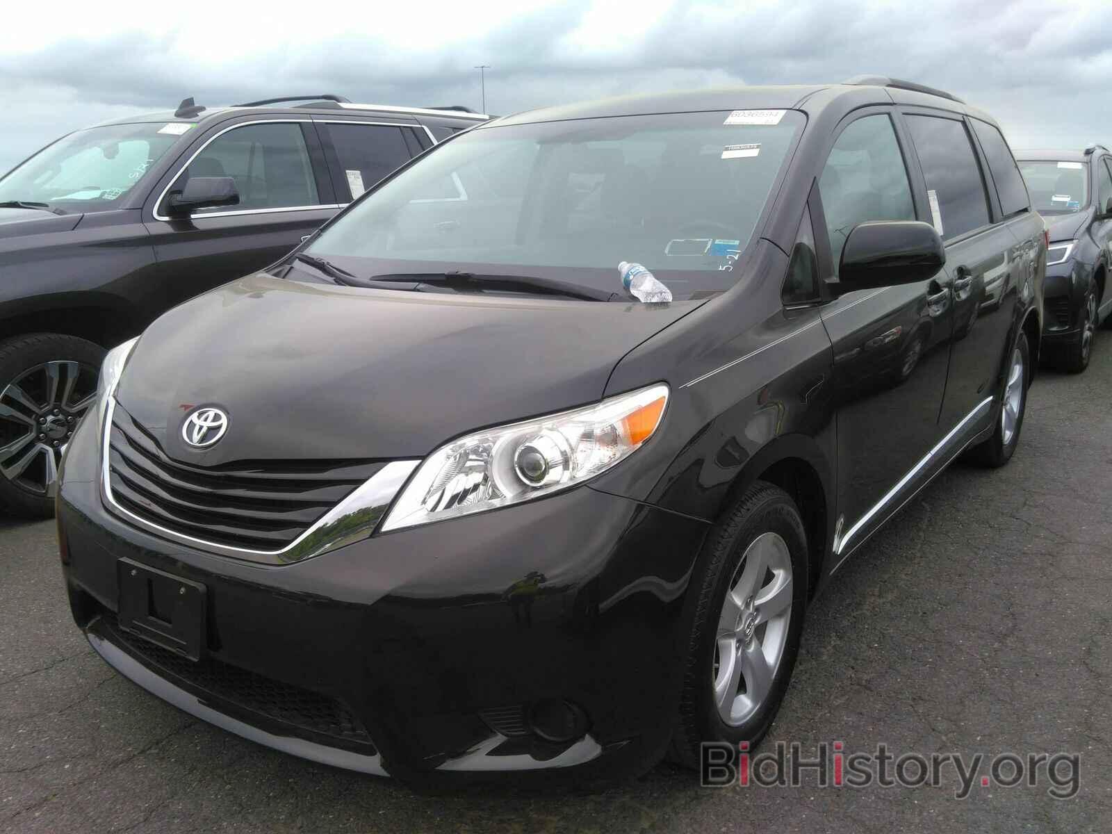 Photo 5TDKZ3DC6HS830575 - Toyota Sienna LE 2017