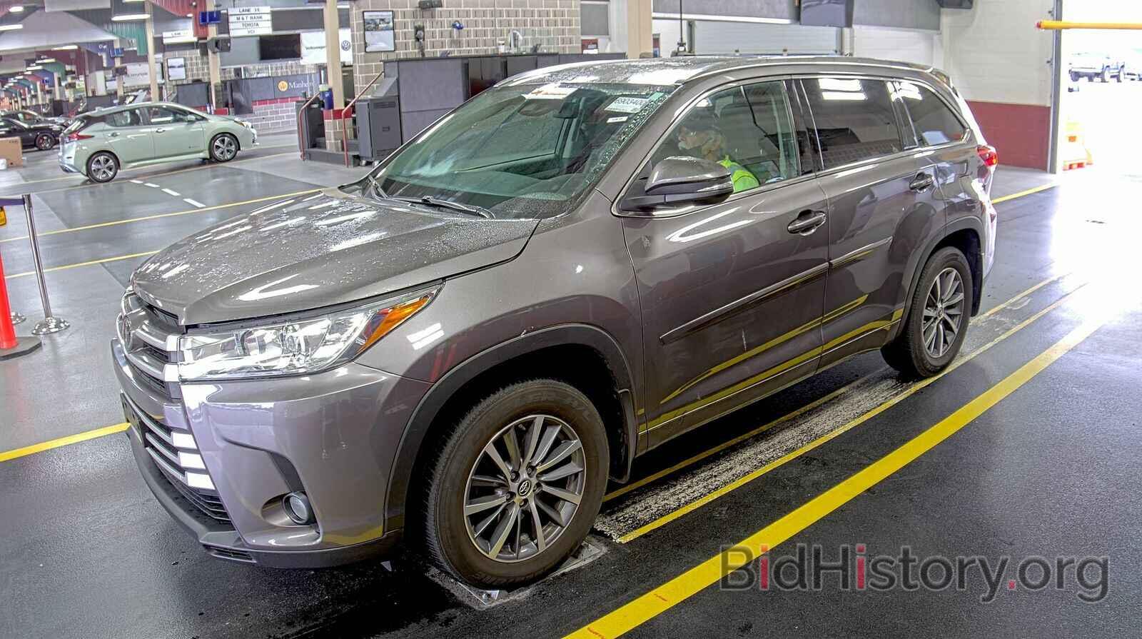 Photo 5TDJZRFH8JS865518 - Toyota Highlander 2018