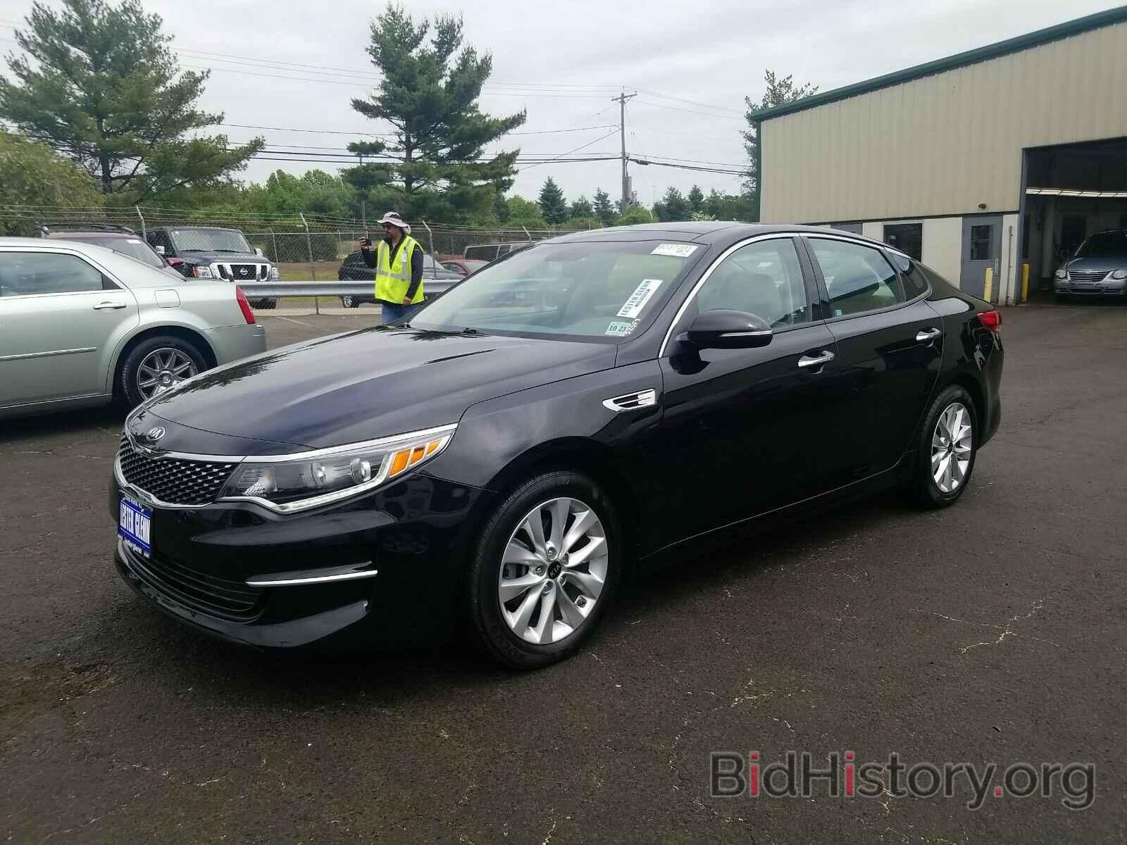 Photo 5XXGU4L35JG243061 - Kia Optima 2018