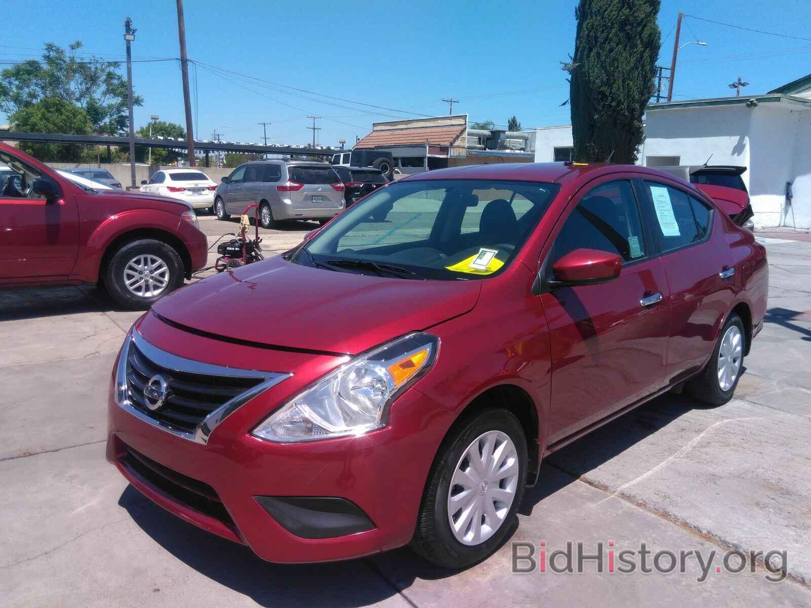 Photo 3N1CN7AP6JL883113 - Nissan Versa Sedan 2018