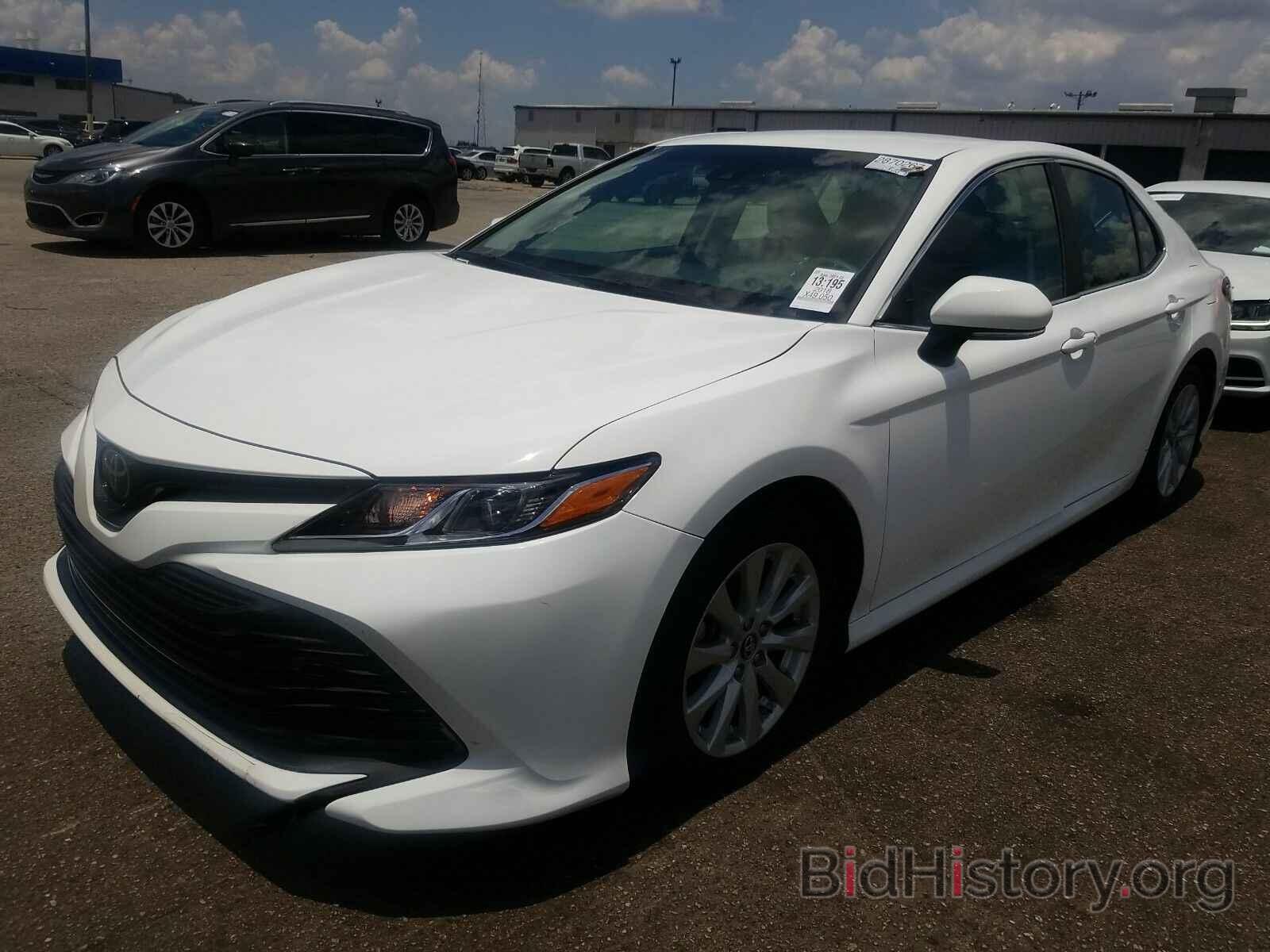 Photo 4T1B11HK7JU628340 - Toyota Camry LE 2018