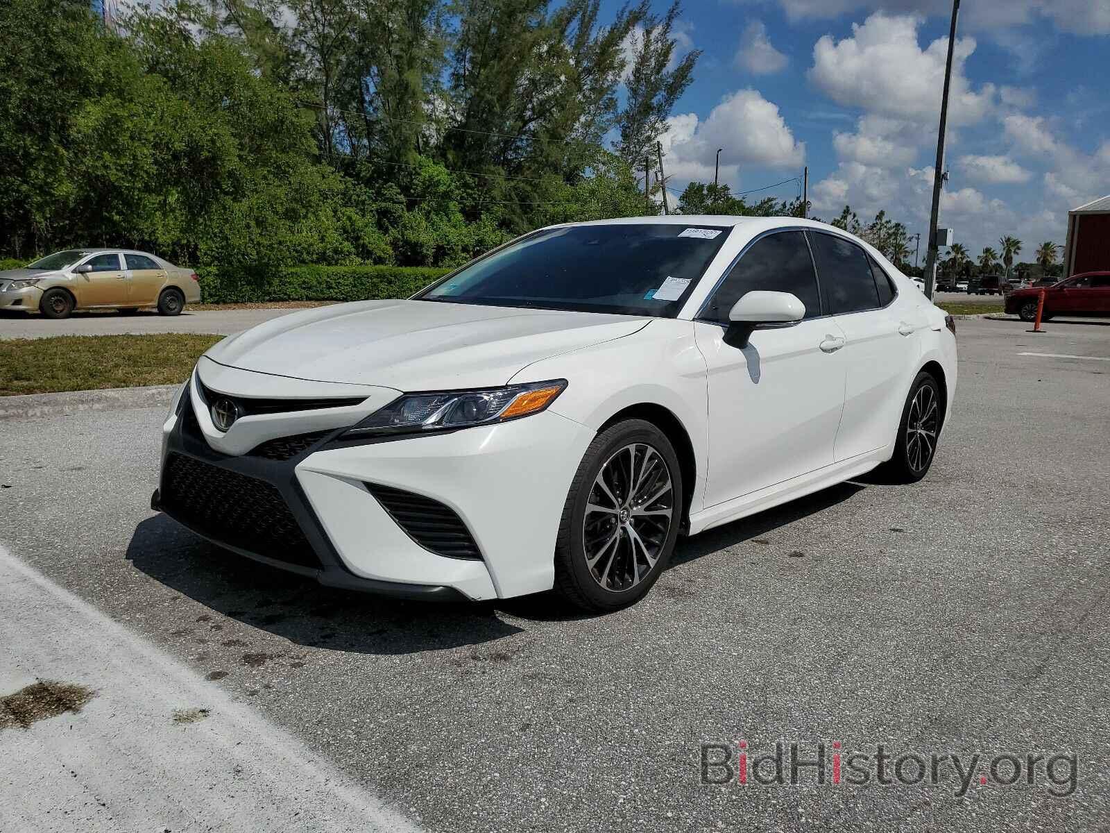 Photo 4T1B11HK2JU096172 - Toyota Camry 2018