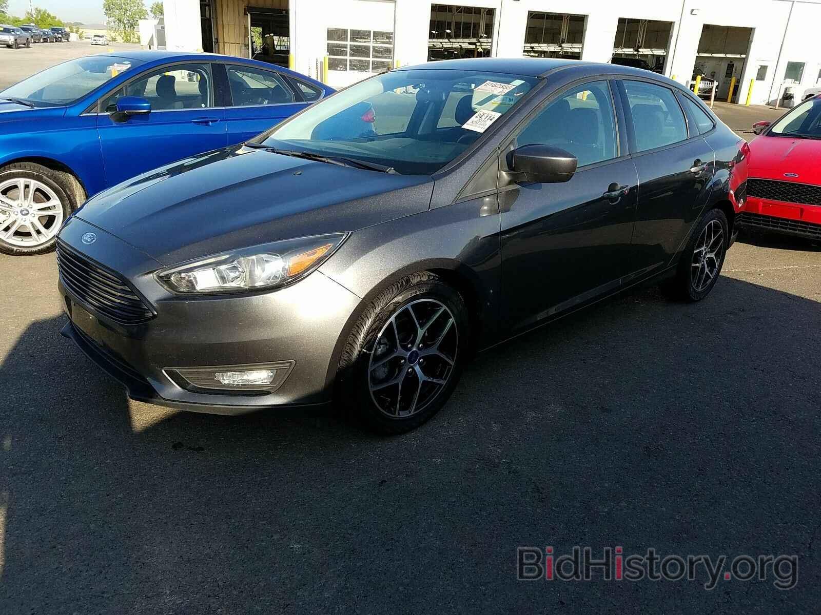 Photo 1FADP3FEXJL236730 - Ford Focus SE 2018