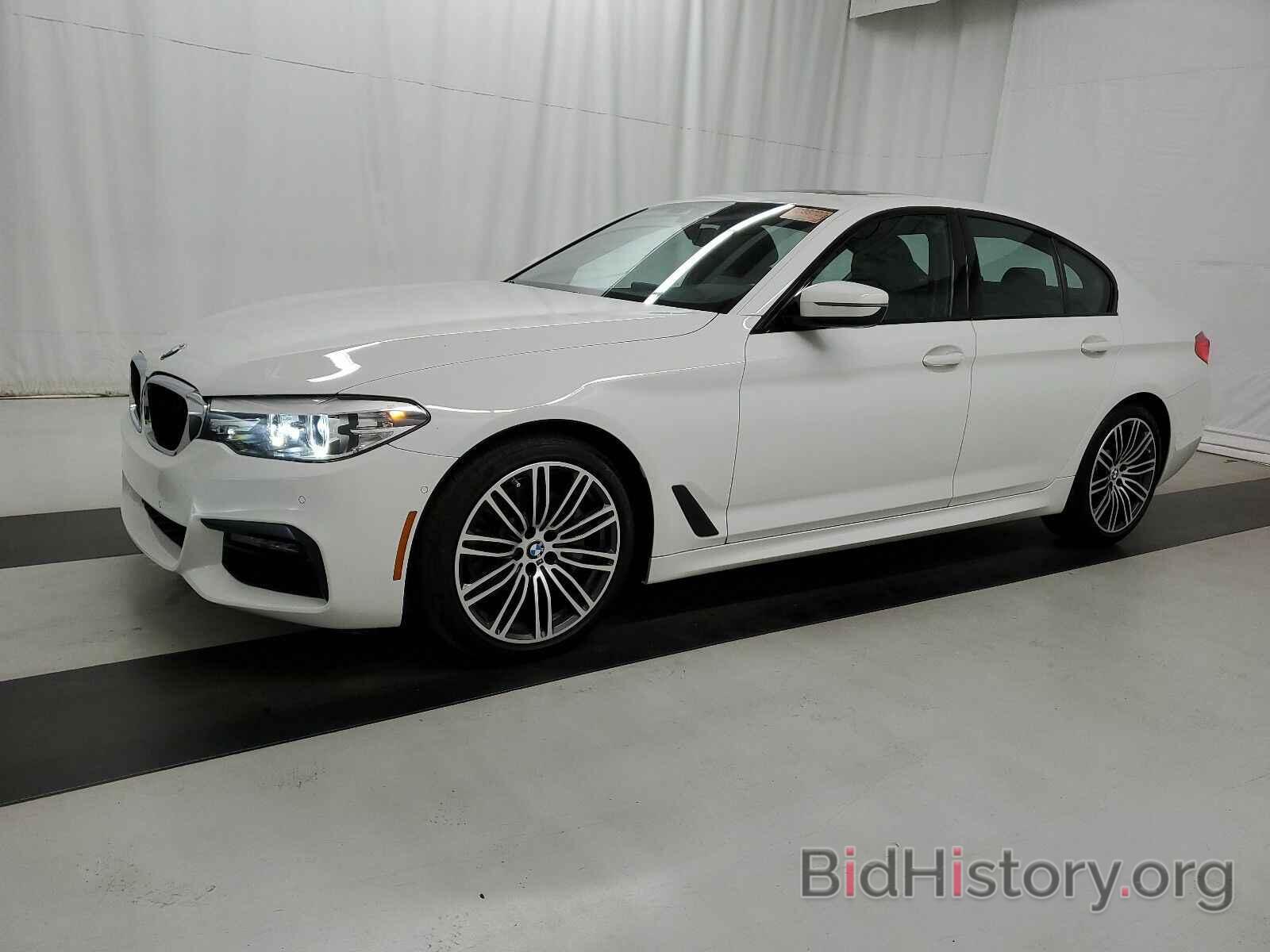 Photo WBAJA7C53KWW03460 - BMW 5 Series 2019