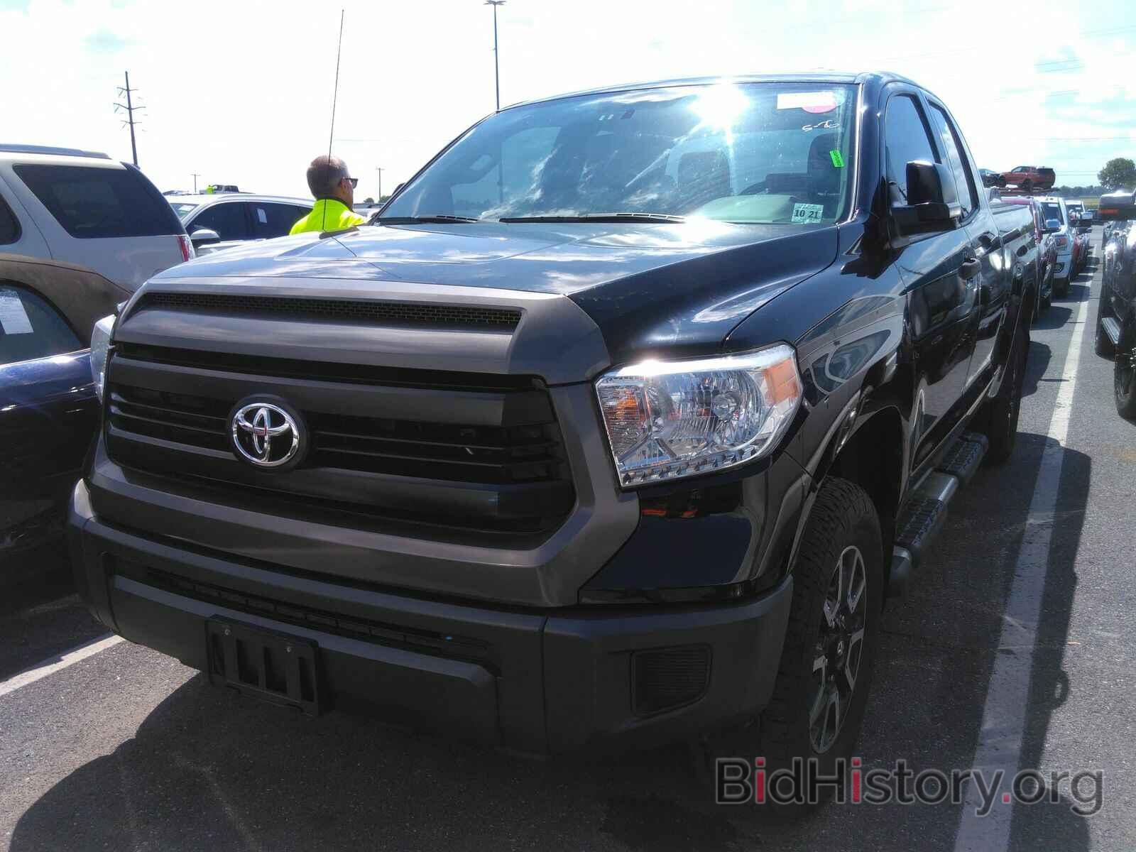 Photo 5TFUM5F16GX069036 - Toyota Tundra 4WD Truck 2016