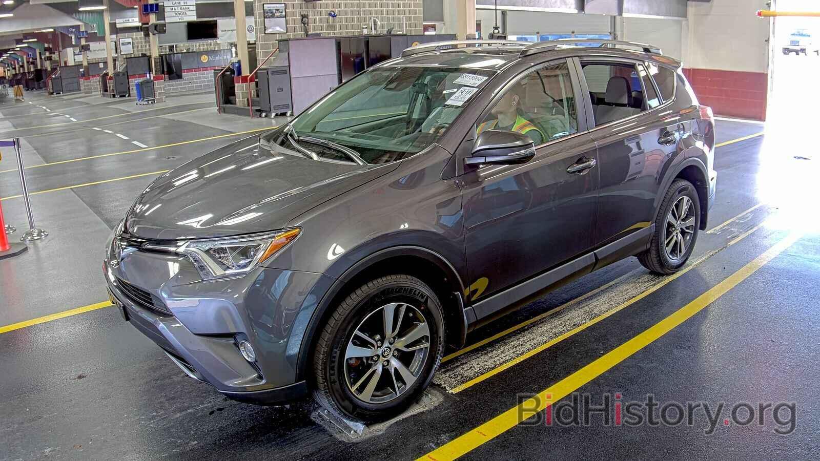 Photo 2T3RFREV3JW755378 - Toyota RAV4 2018