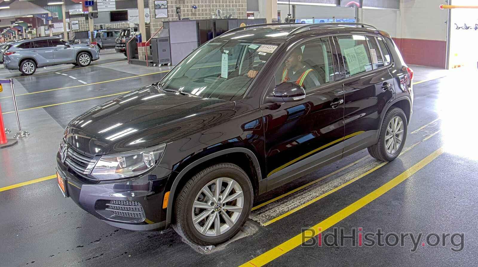 Photo WVGBV7AX1HK053610 - Volkswagen Tiguan Limited 2017