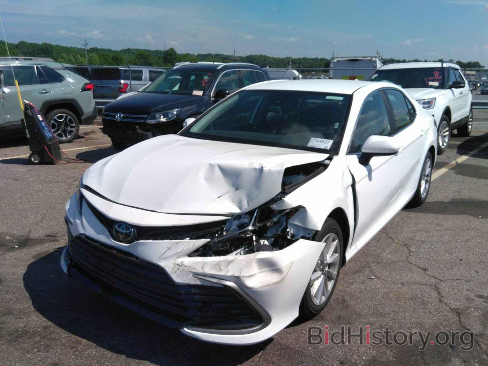 Photo 4T1C11AK4MU455718 - Toyota Camry LE 2021