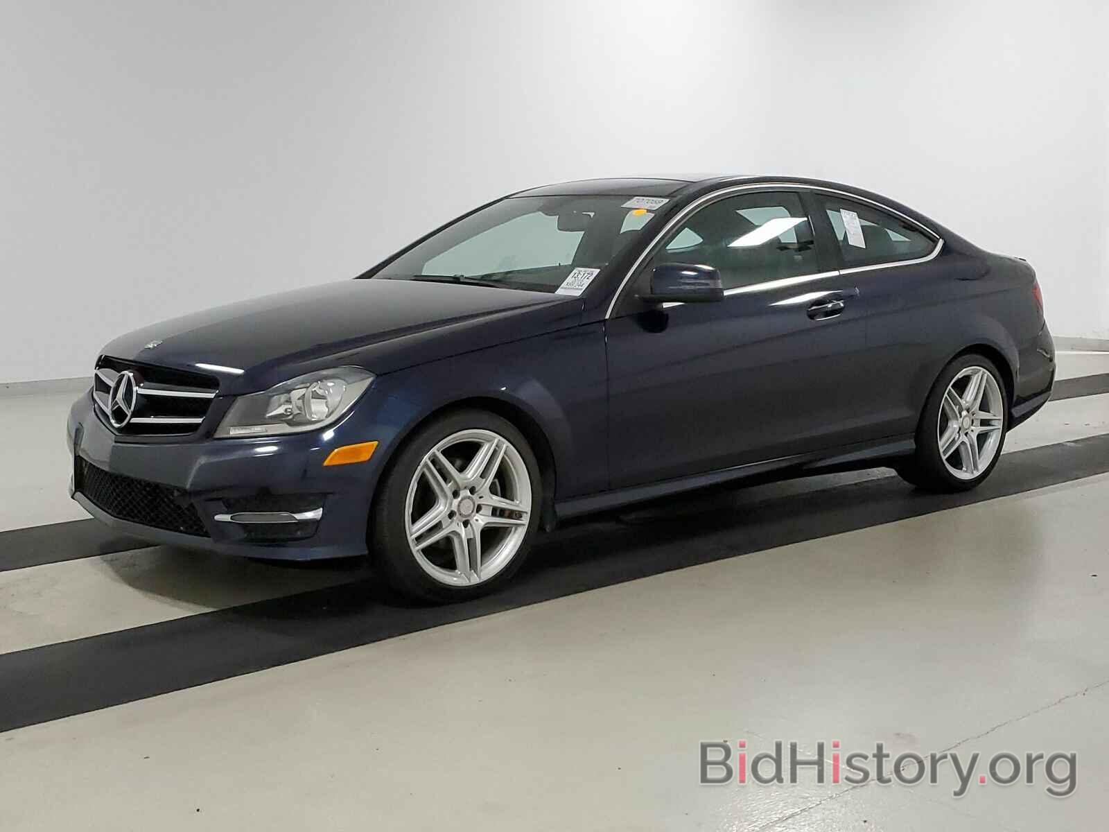 Photo WDDGJ4HB0FG371917 - Mercedes-Benz C-Class 2015