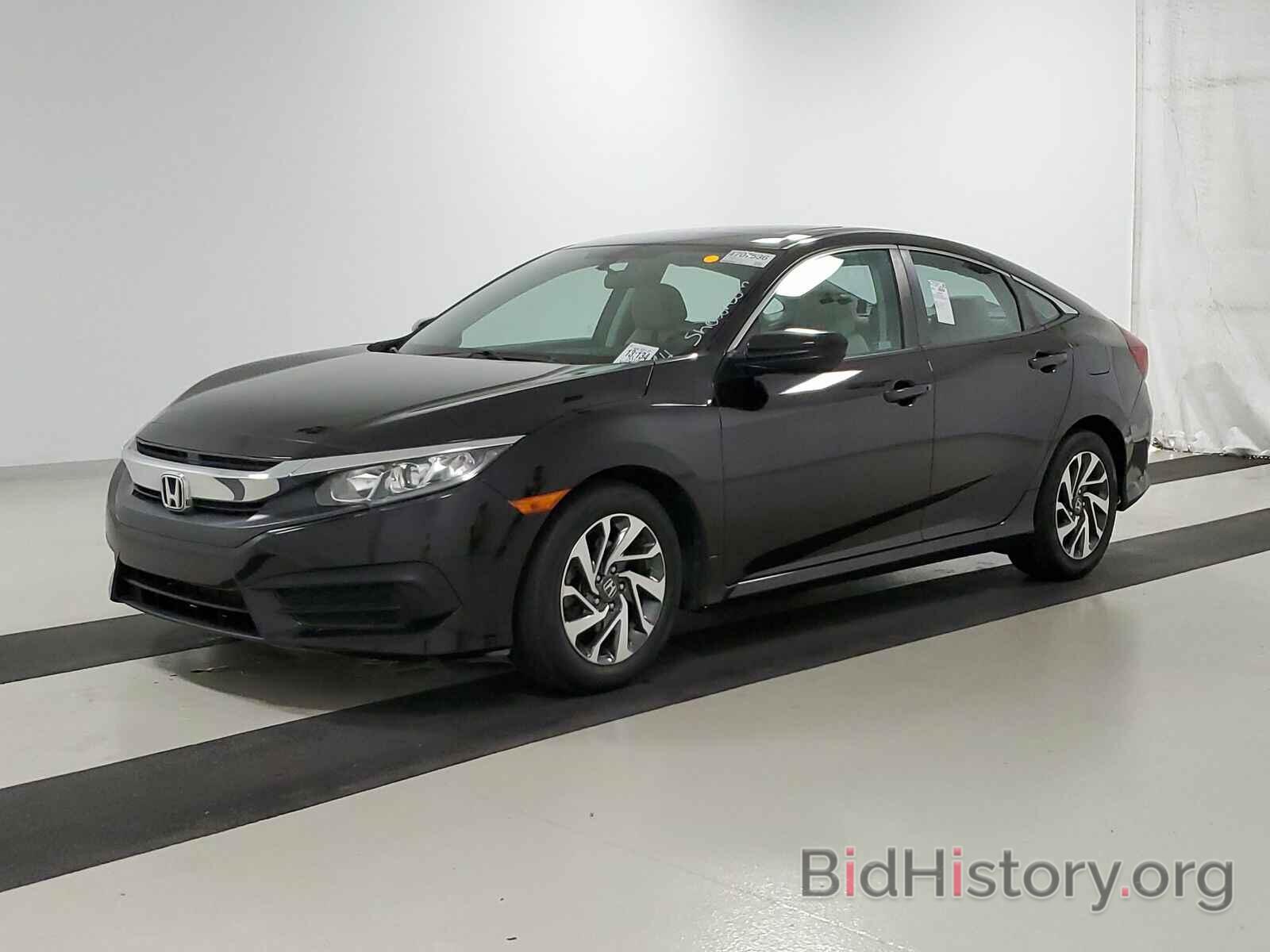 Photo 19XFC2F74JE030578 - Honda Civic Sedan 2018