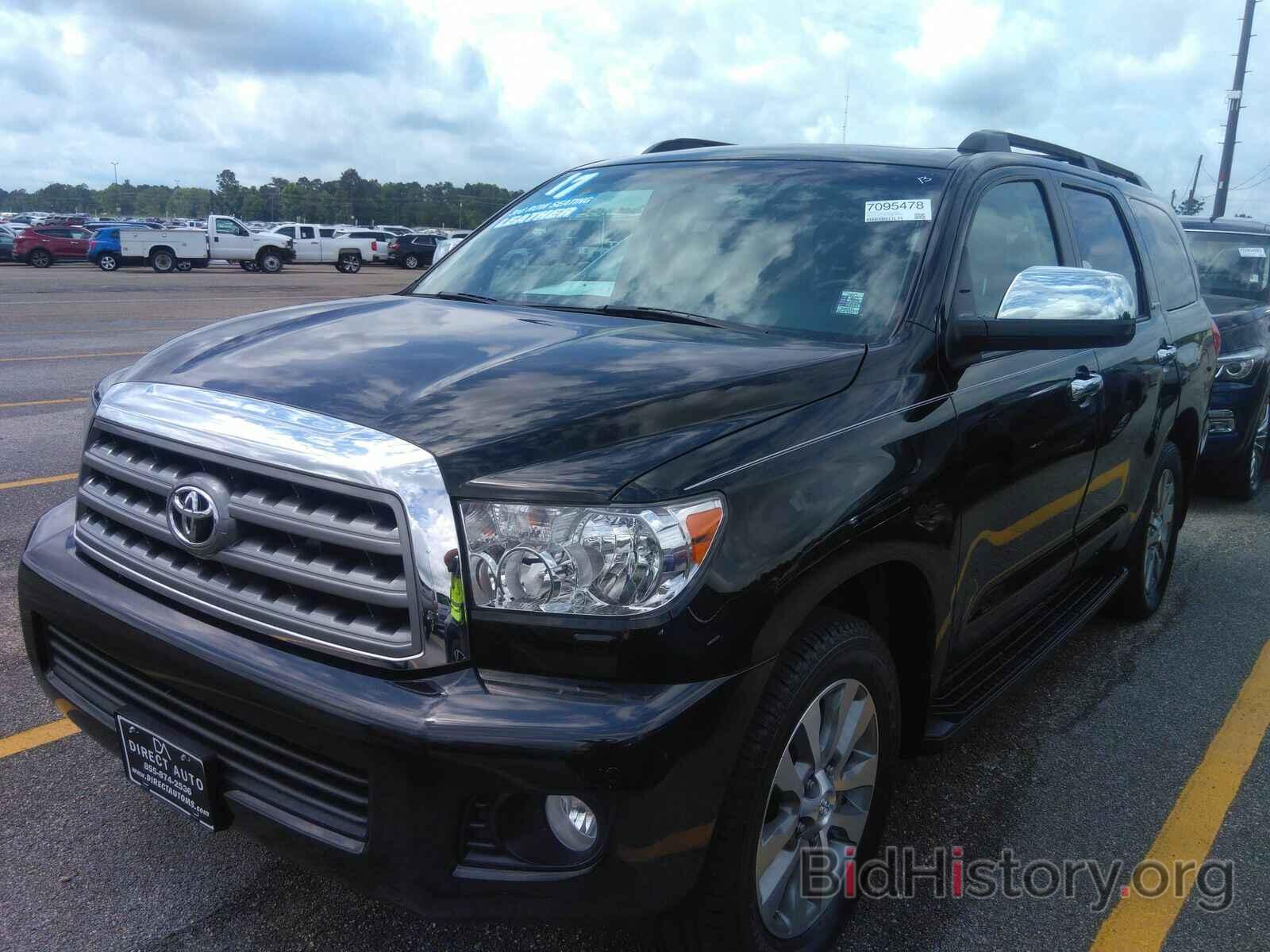 Photo 5TDKY5G13HS068881 - Toyota Sequoia 2017