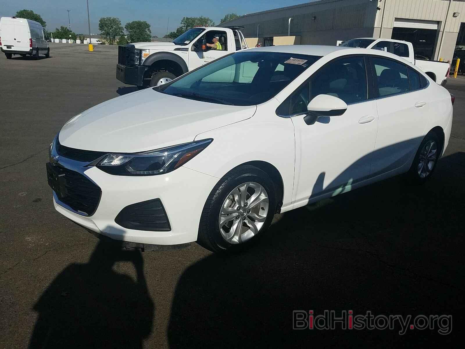 Photo 1G1BE5SM7K7106827 - Chevrolet Cruze 2019