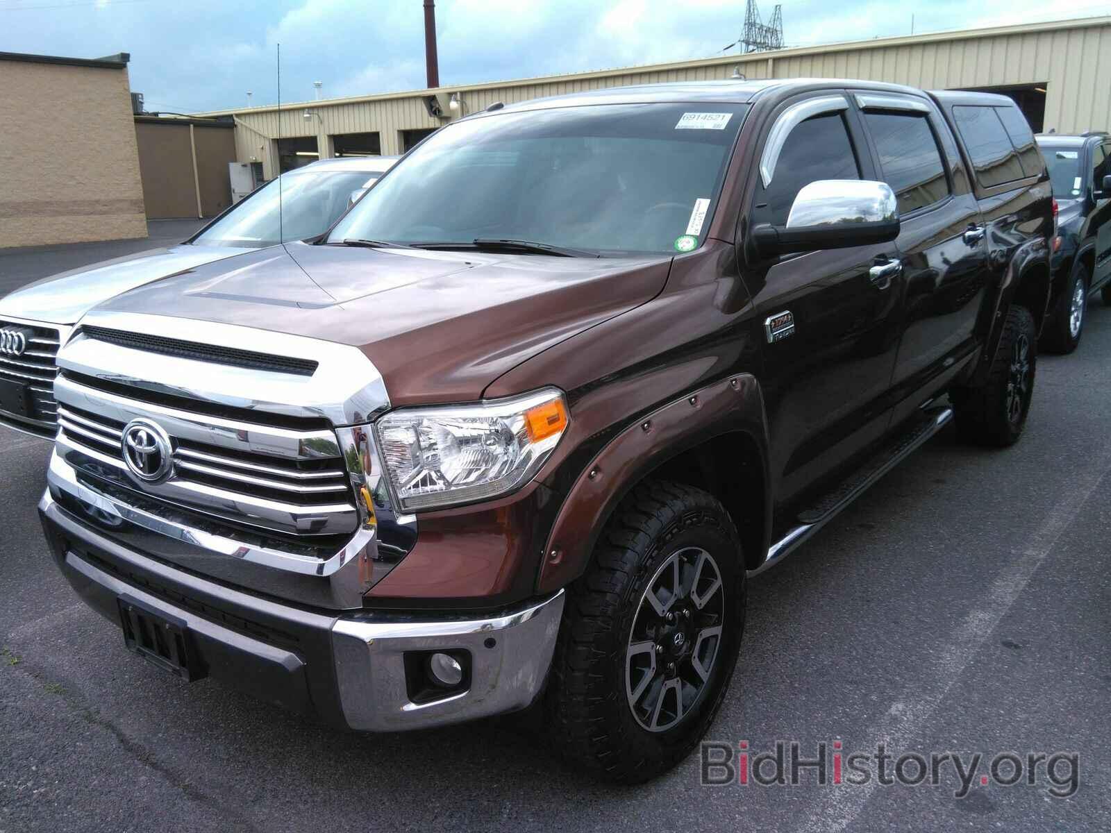 Photo 5TFAY5F11GX550271 - Toyota Tundra 4WD Truck 2016