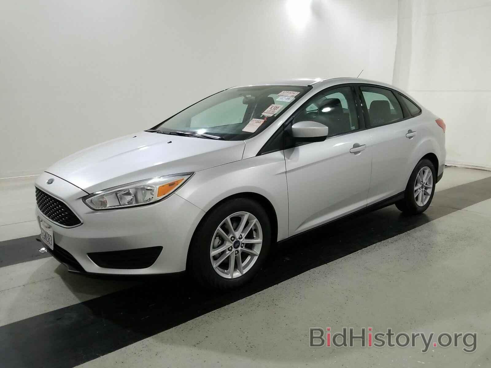 Photo 1FADP3FEXJL270635 - Ford Focus SE 2018