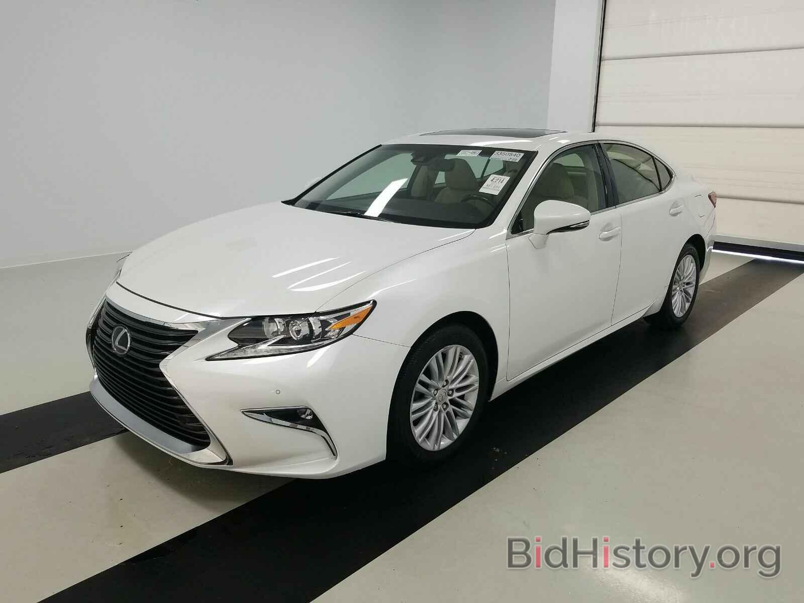 Photo JTHBK1GG0H2256133 - Lexus ES ES 2017