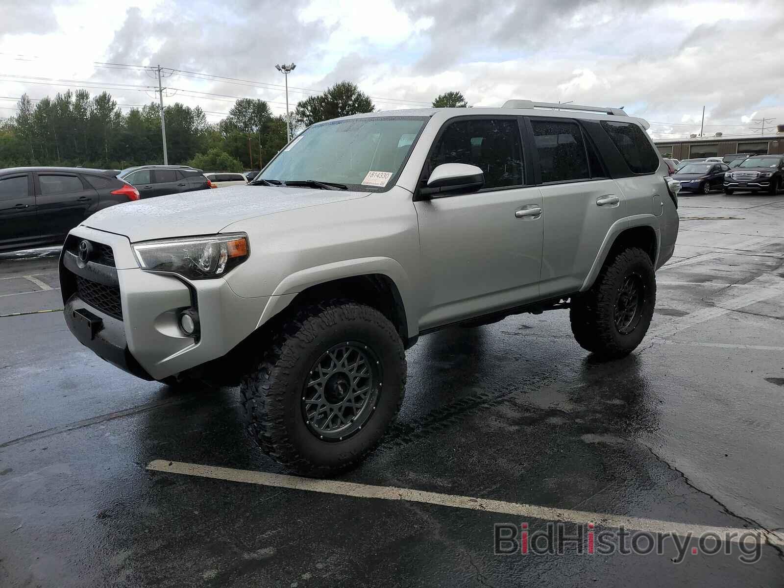 Photo JTEBU5JR8J5563305 - Toyota 4Runner SR5 2018