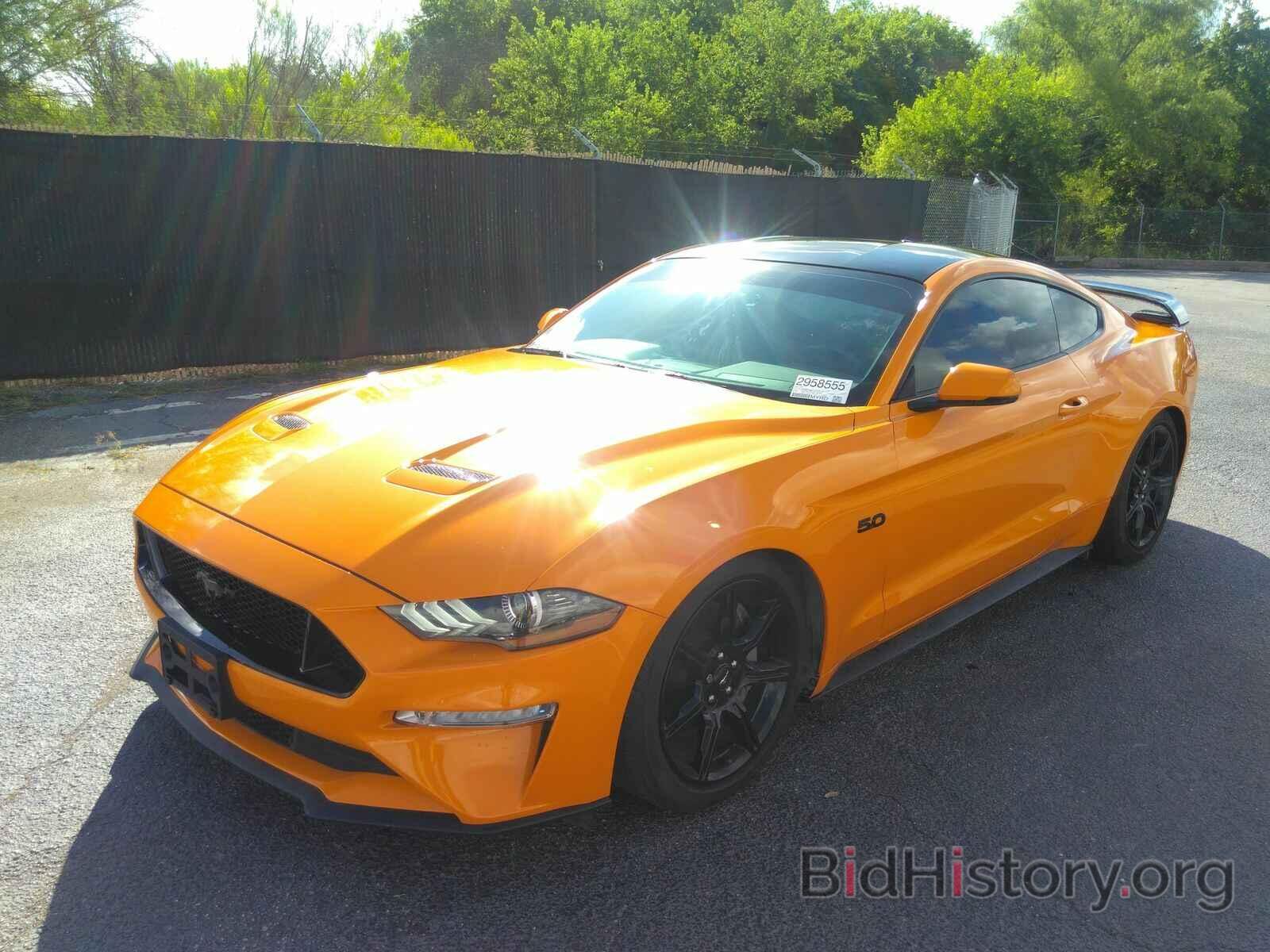 Photo 1FA6P8CF0J5107600 - Ford Mustang GT 2018