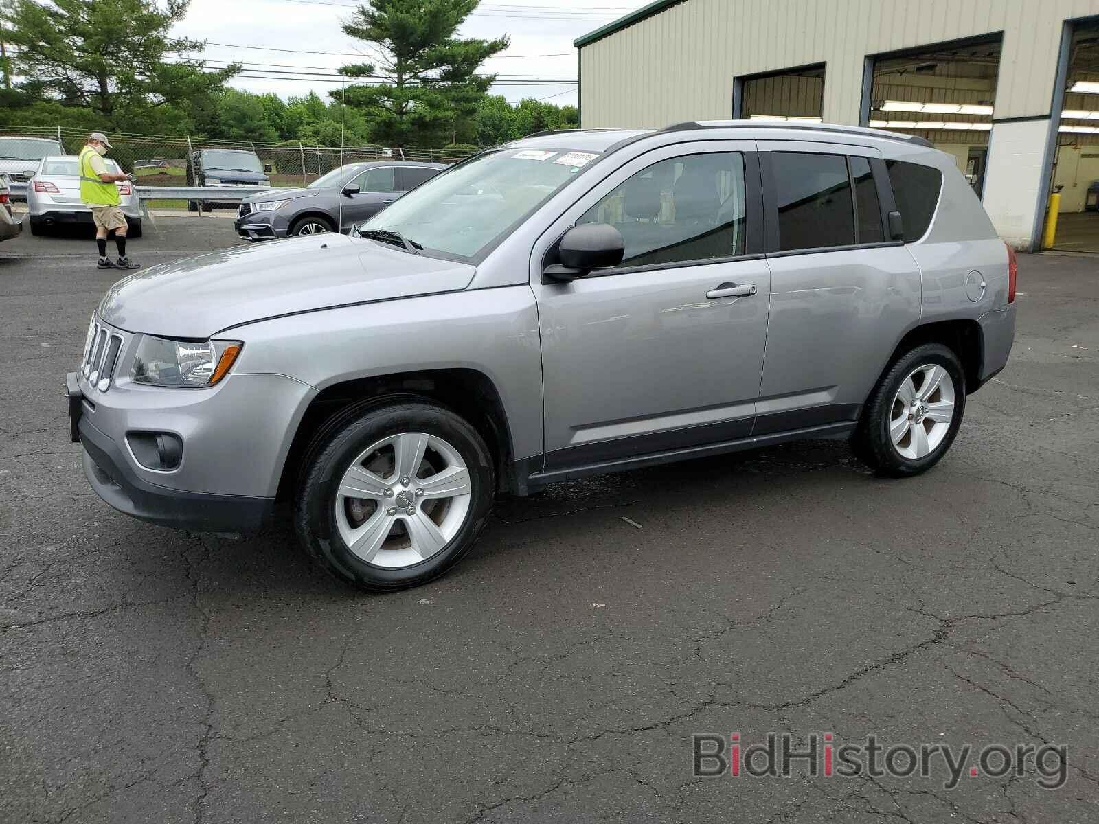 Photo 1C4NJDBB2HD138832 - Jeep Compass 2017