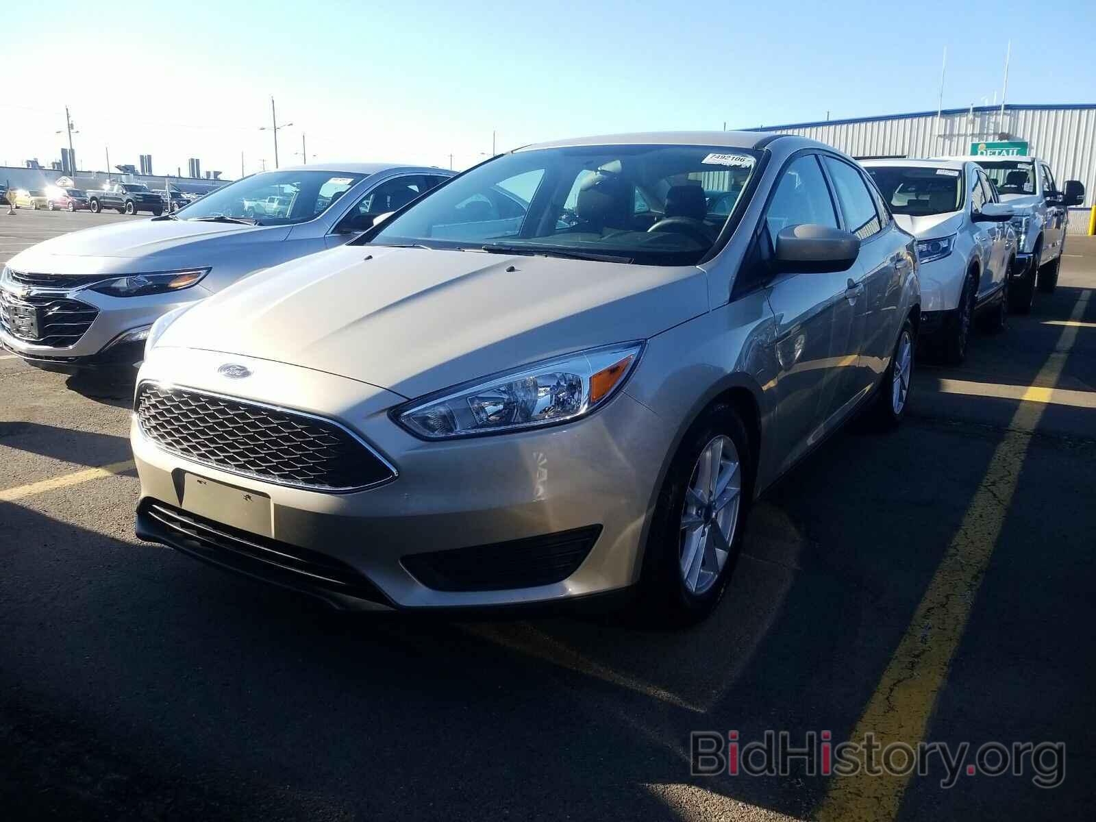 Photo 1FADP3F26JL316645 - Ford Focus SE 2018