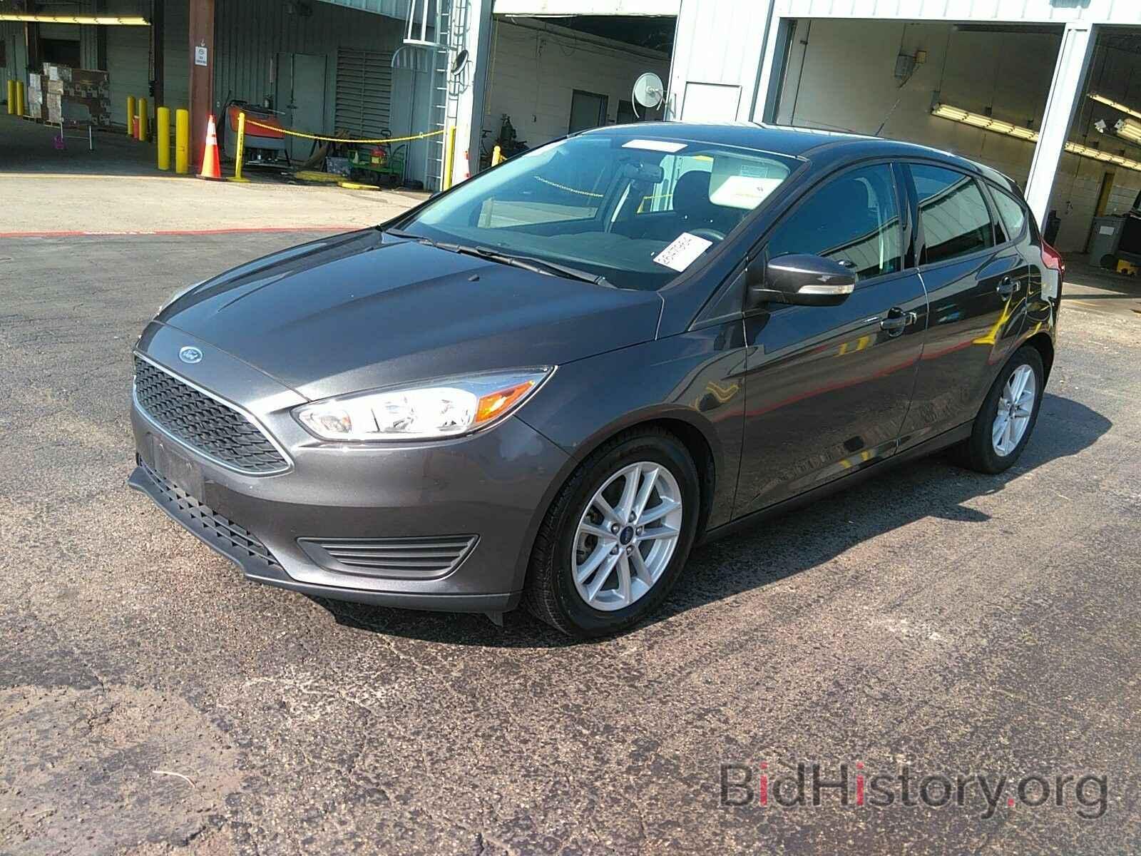 Photo 1FADP3K22HL263216 - Ford Focus SE 2017