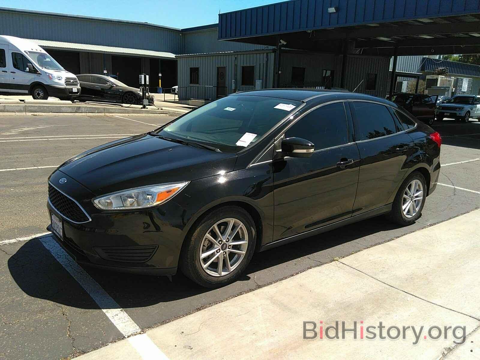 Photo 1FADP3F25HL206566 - Ford Focus SE 2017