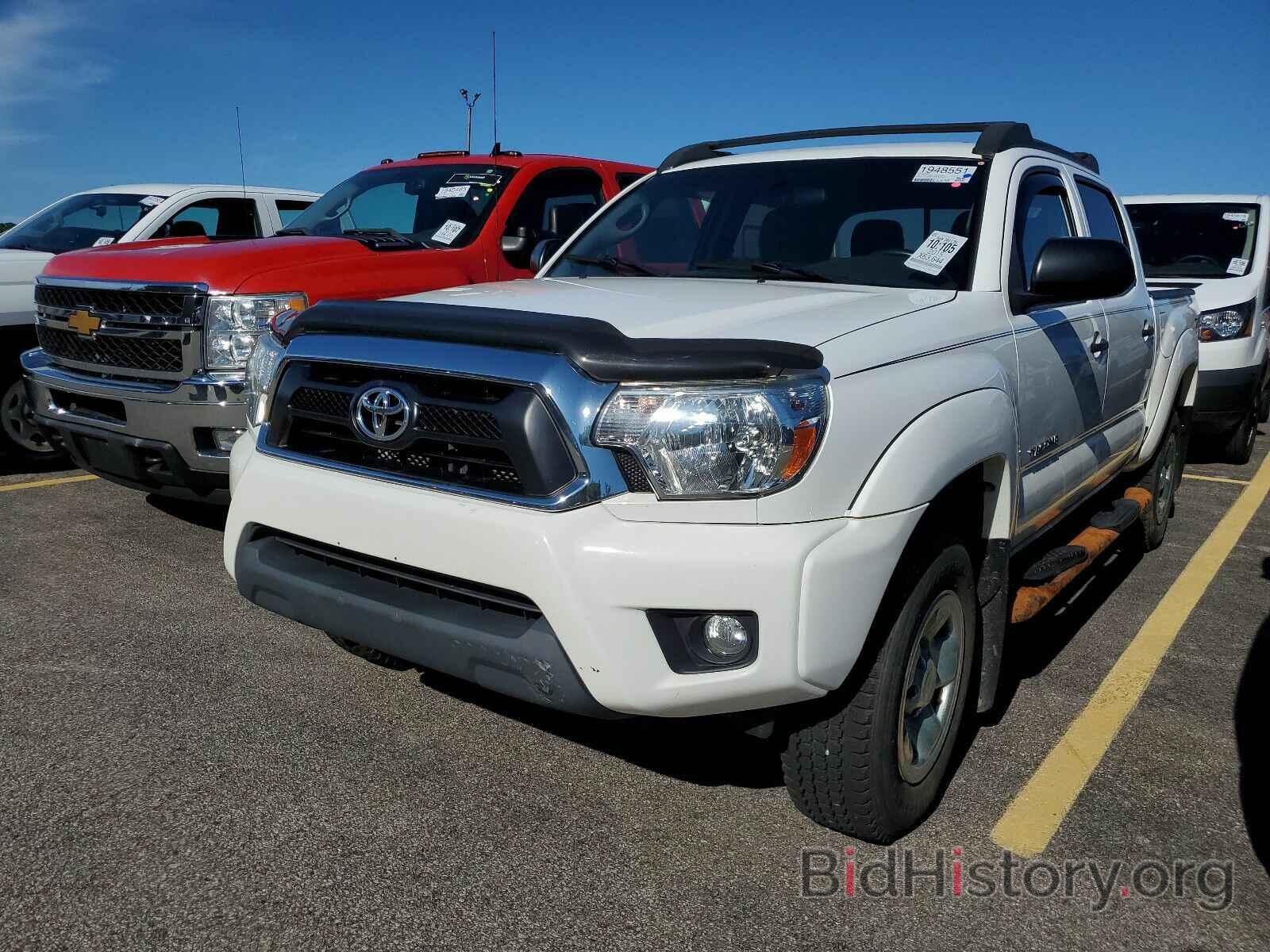 Photo 5TFLU4EN0FX134455 - Toyota Tacoma 4WD 2015