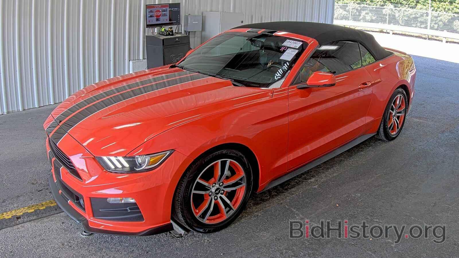 Photo 1FATP8UH6G5285233 - Ford Mustang 2016