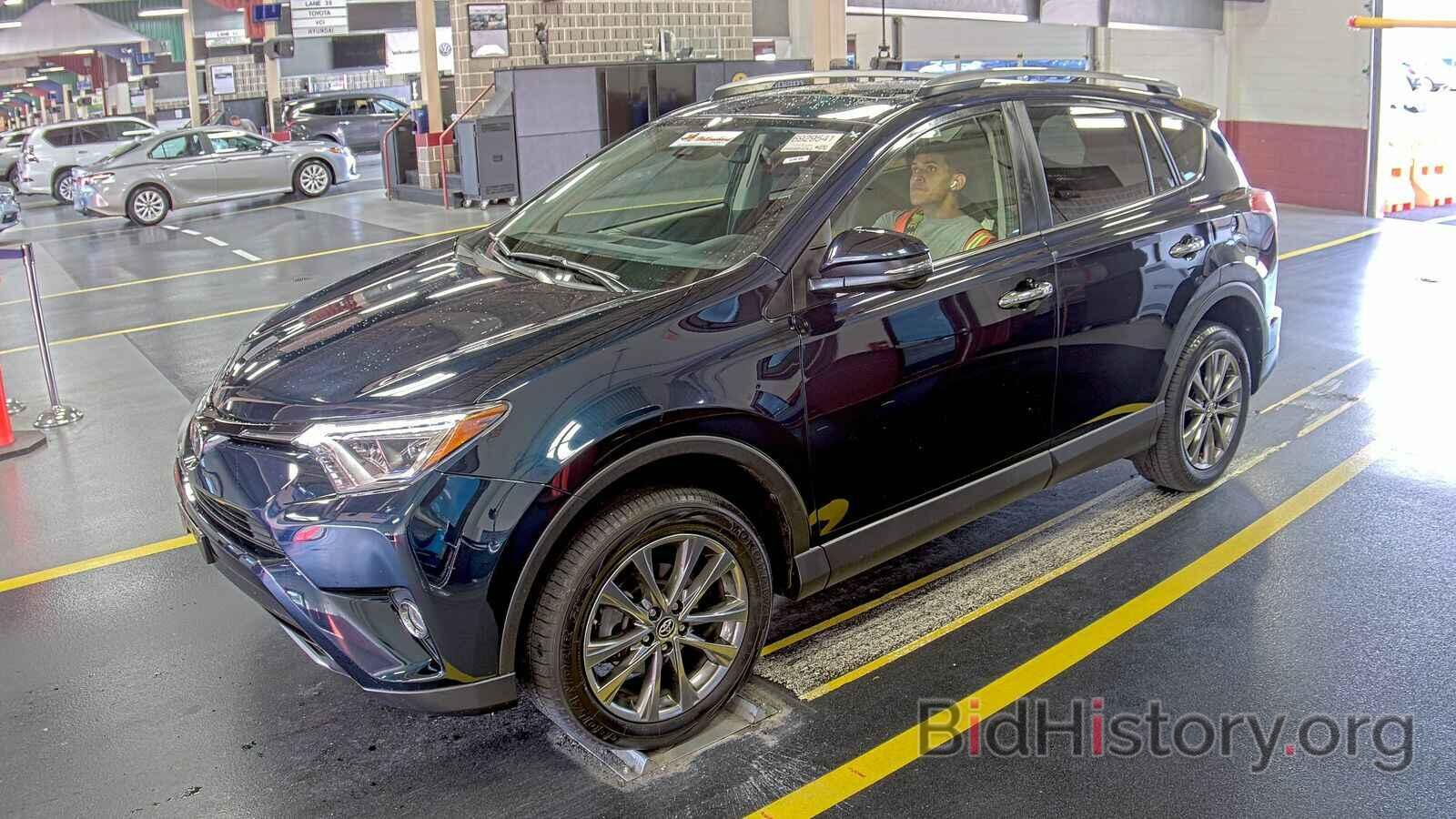 Photo JTMDFREV8JJ223052 - Toyota RAV4 2018