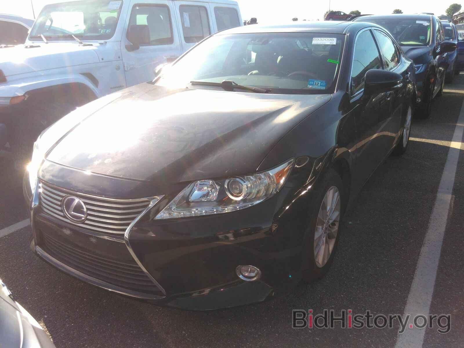 Фотография JTHBW1GG8F2095533 - Lexus ES 300h 2015