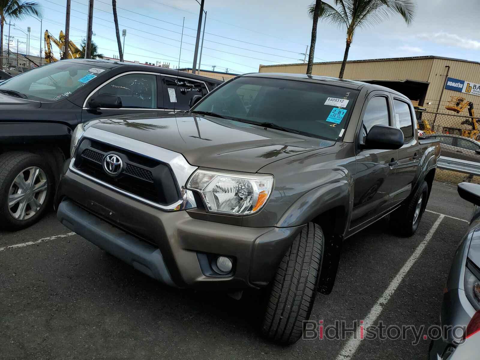 Photo 3TMLU4EN4FM177363 - Toyota Tacoma 4WD 2015