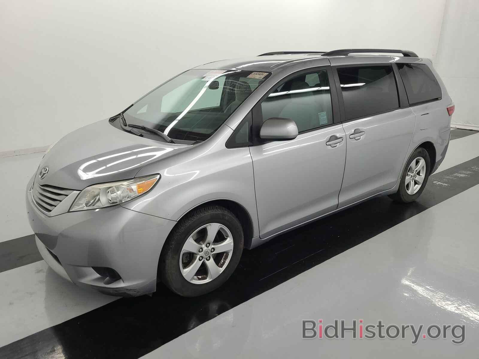 Фотография 5TDKK3DC0GS755150 - Toyota Sienna 2016