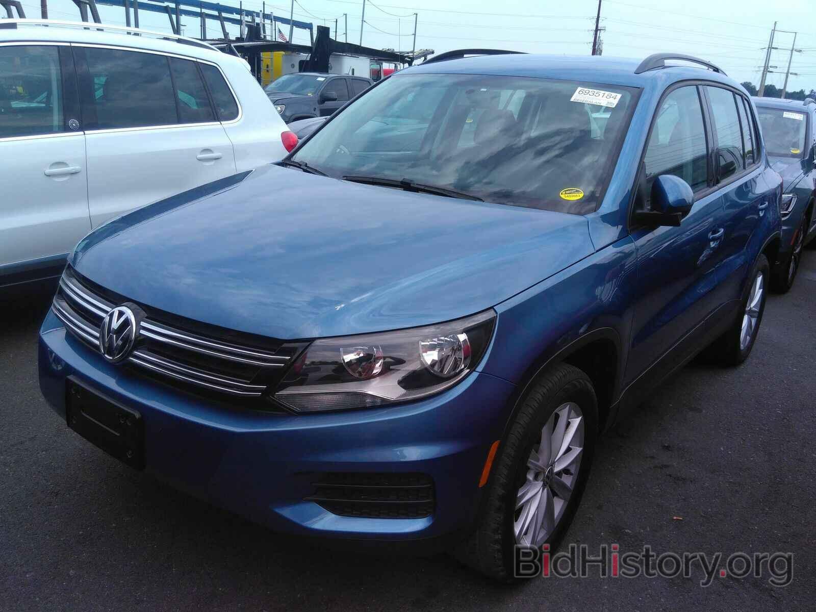 Photo WVGBV7AX1JK003778 - Volkswagen Tiguan Limited 2018