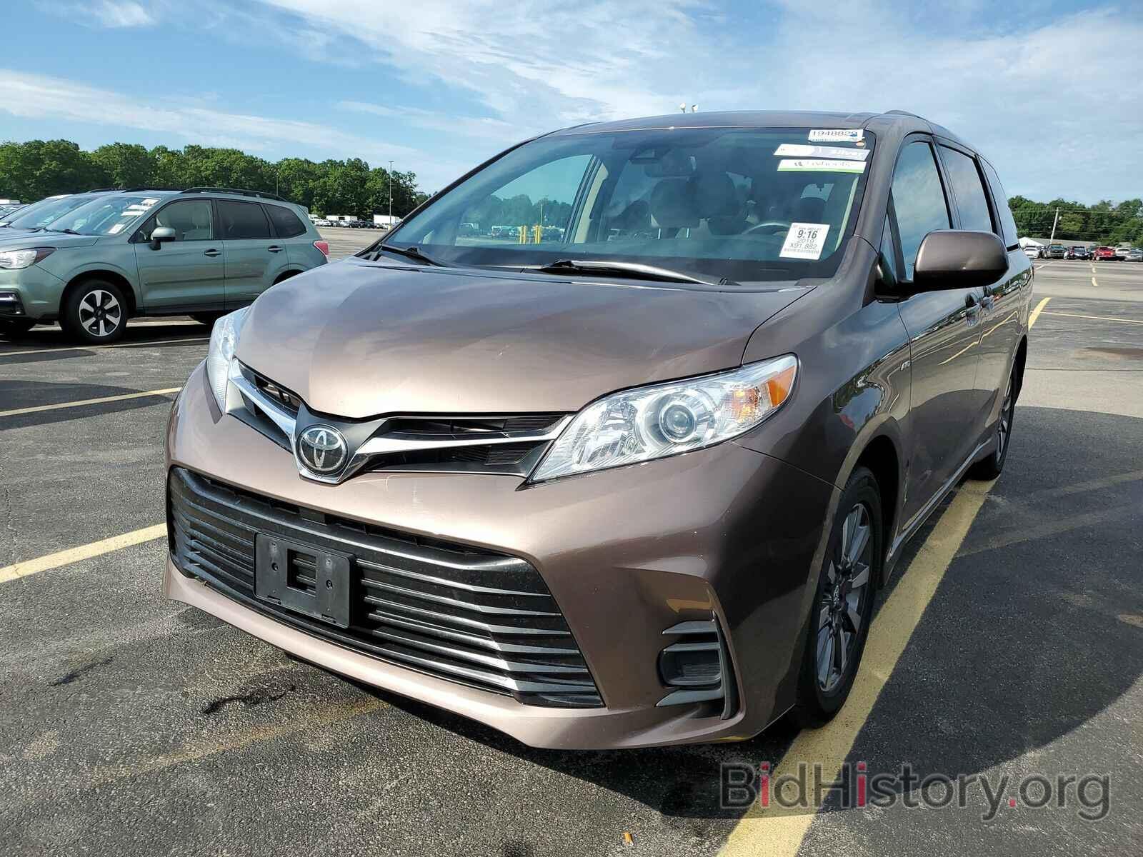 Photo 5TDJZ3DC2KS221874 - Toyota Sienna LE 2019