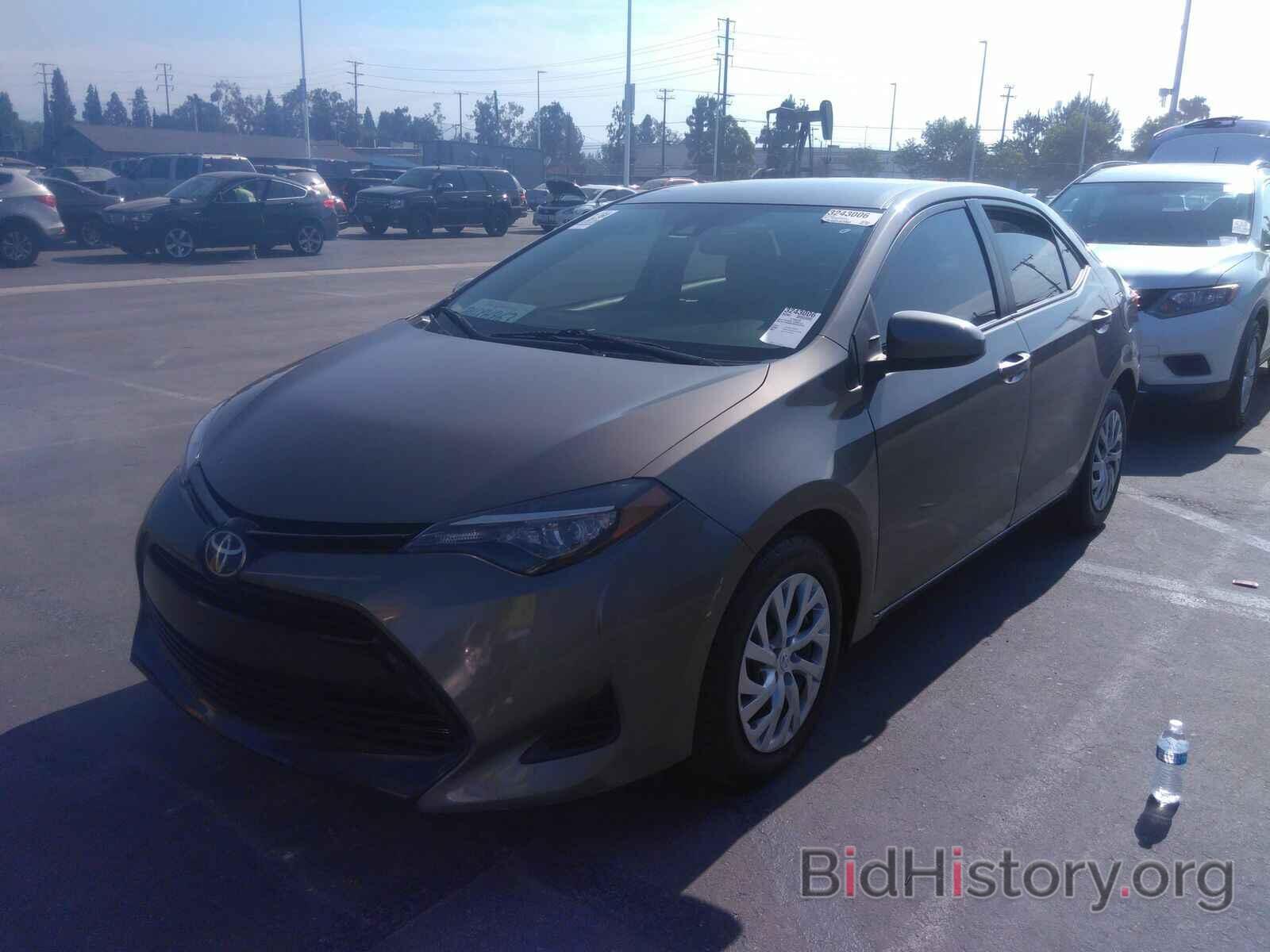 Photo 2T1BURHE9HC812237 - Toyota Corolla LE 2017