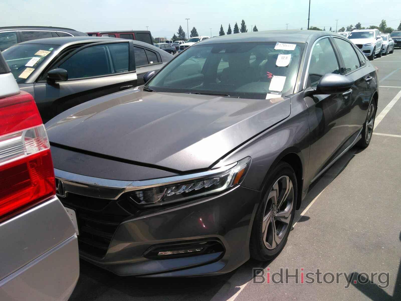 Photo 1HGCV1F51JA085208 - Honda Accord Sedan 2018