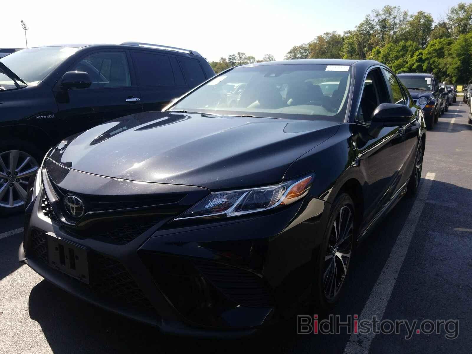 Photo JTNB11HK9J3018767 - Toyota Camry 2018