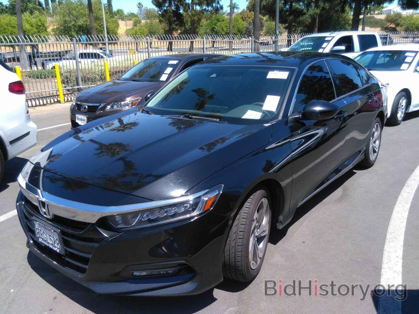 Photo 1HGCV1F41JA037876 - Honda Accord Sedan 2018