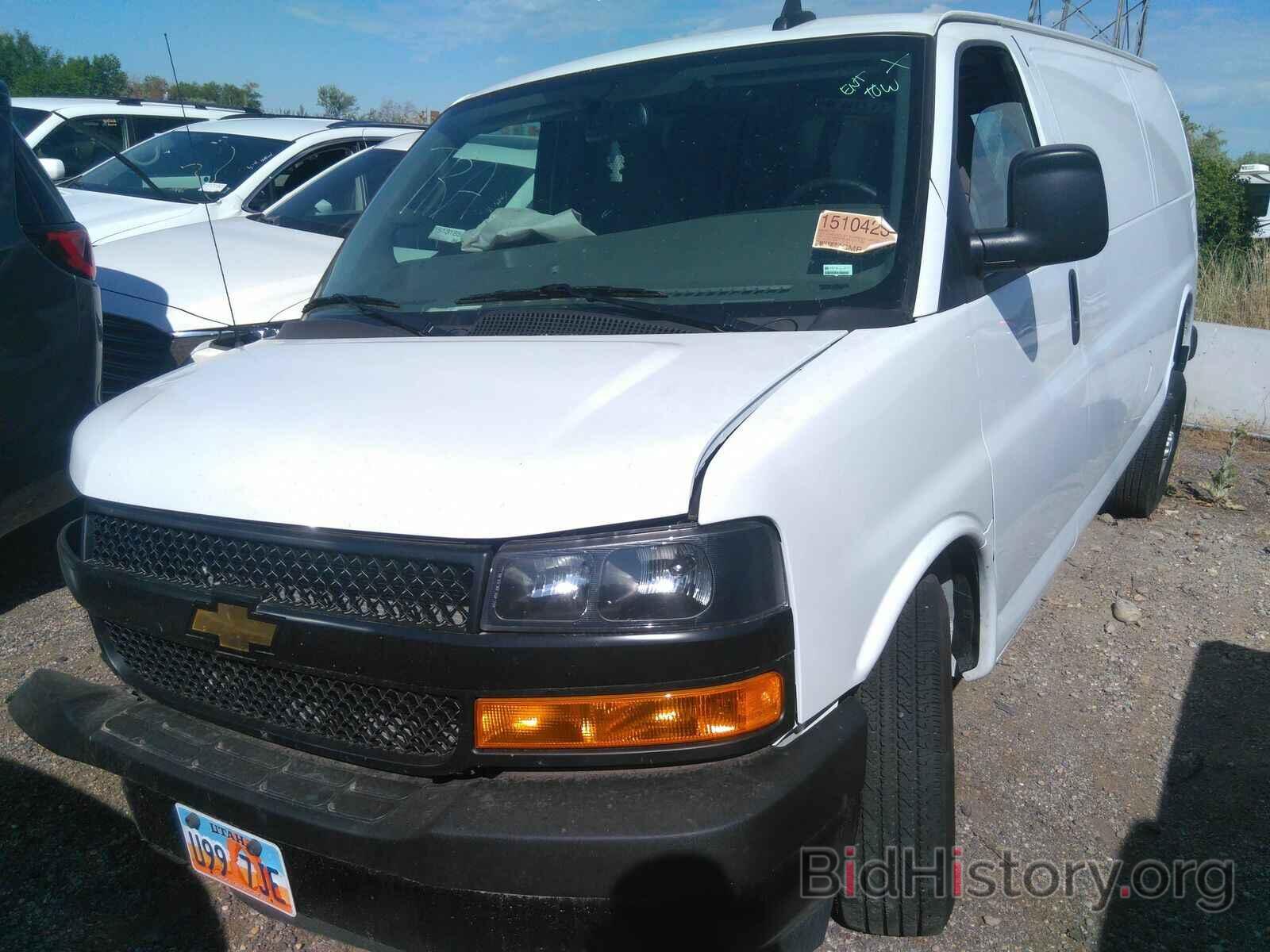 Photo 1GCWGBFP2M1211142 - Chevrolet Express Cargo Van 2021