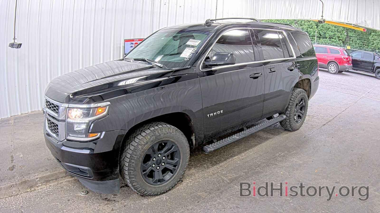 Photo 1GNSKAKC1KR336990 - Chevrolet Tahoe 2019