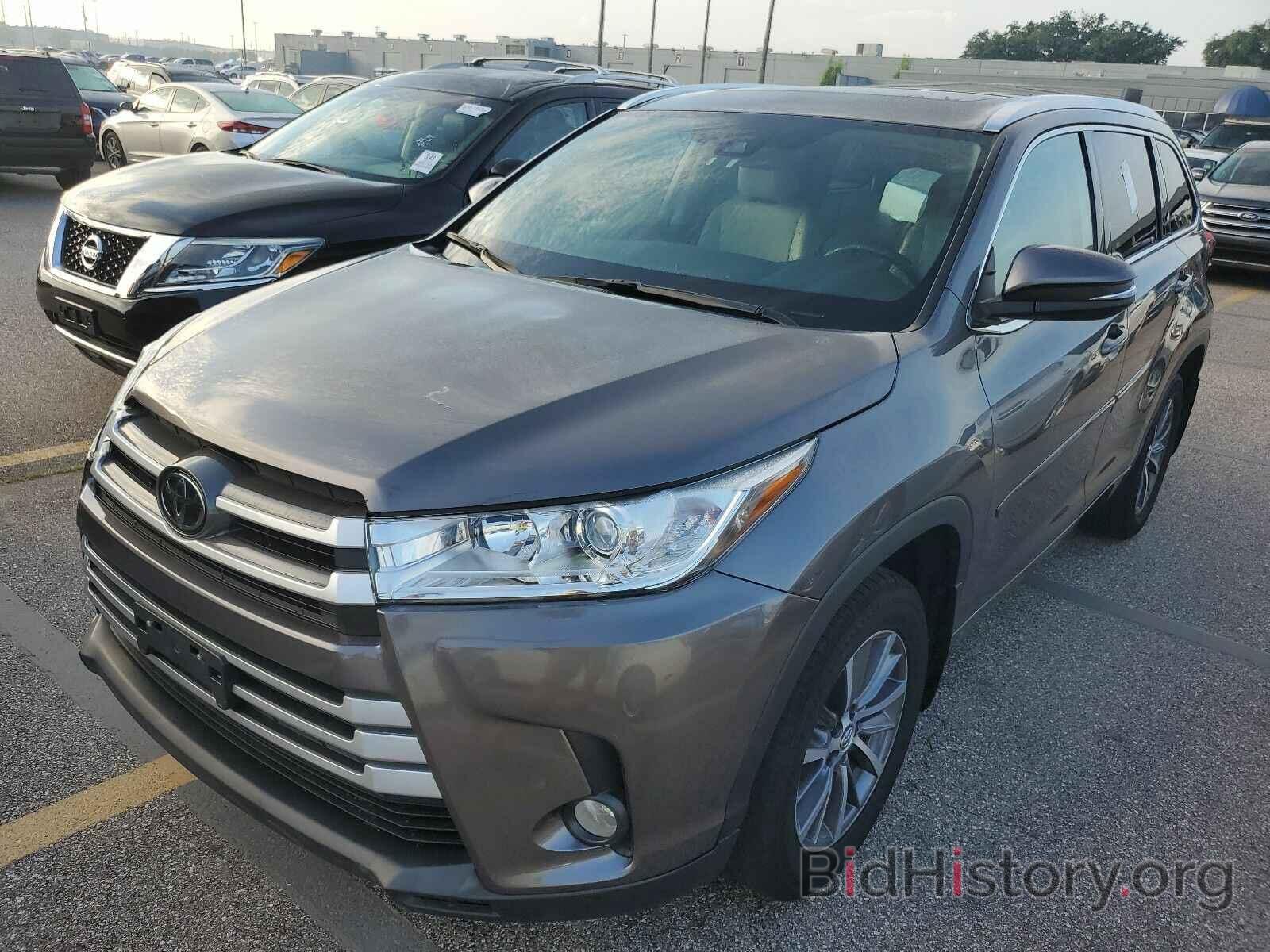 Photo 5TDJZRFH8JS812737 - Toyota Highlander 2018