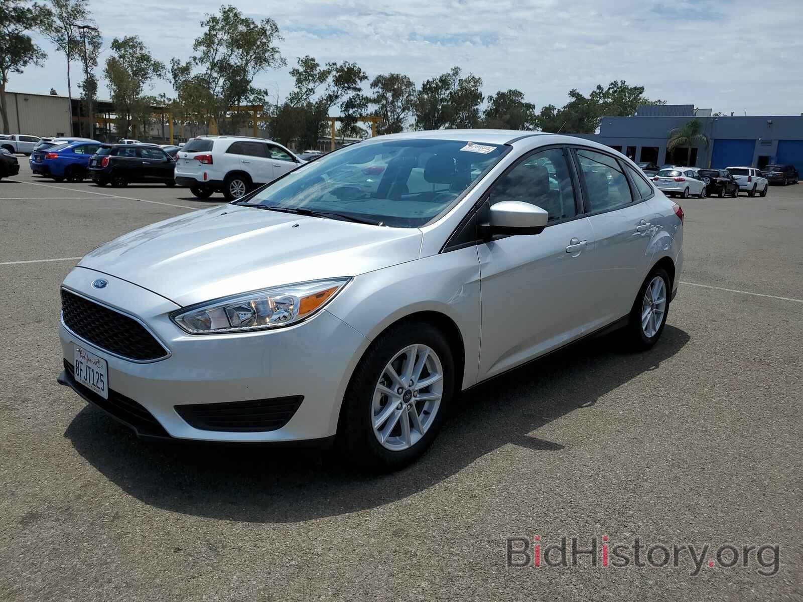 Photo 1FADP3FEXJL270523 - Ford Focus SE 2018