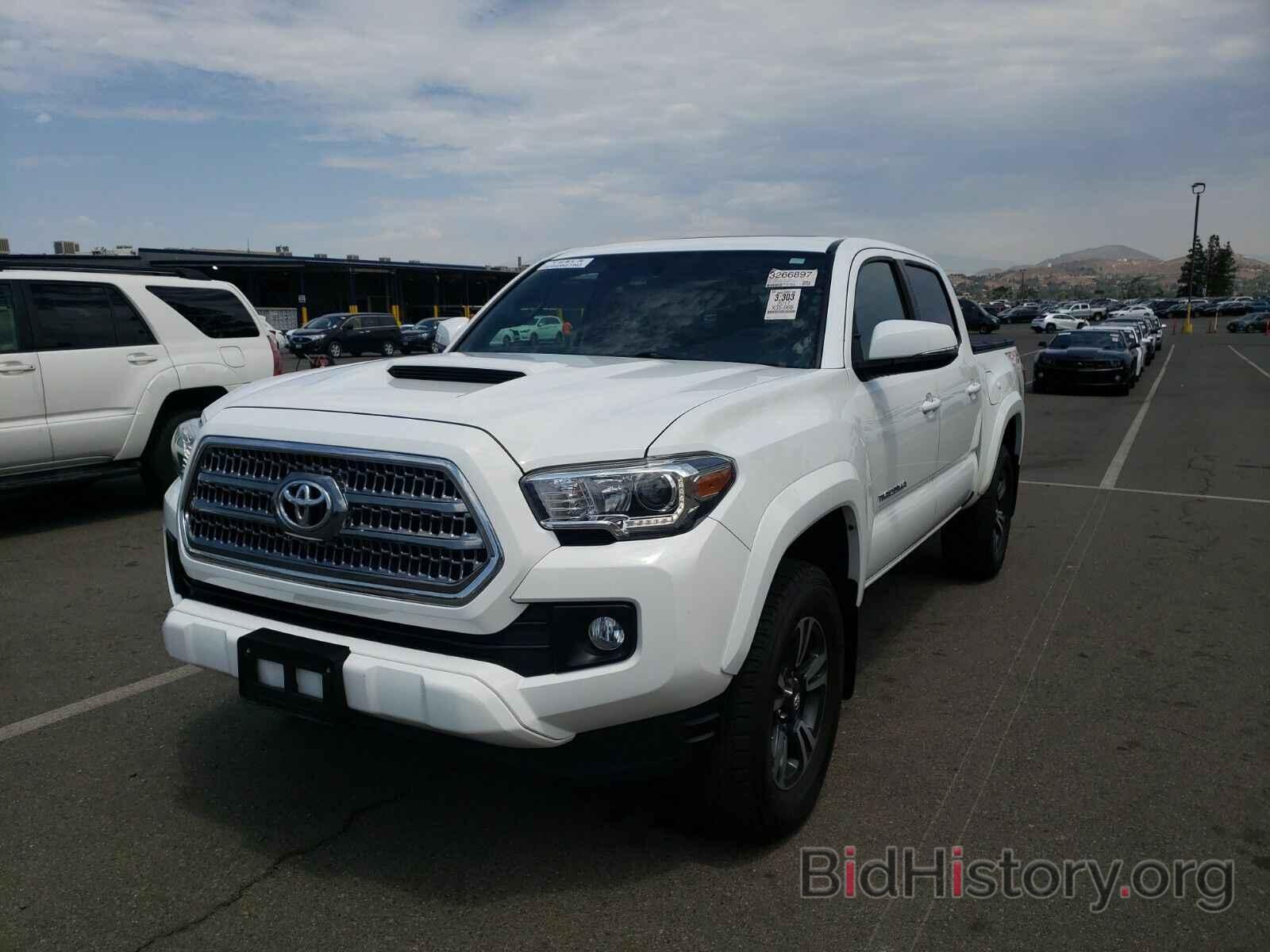 Photo 3TMCZ5AN8HM061700 - Toyota Tacoma 2017