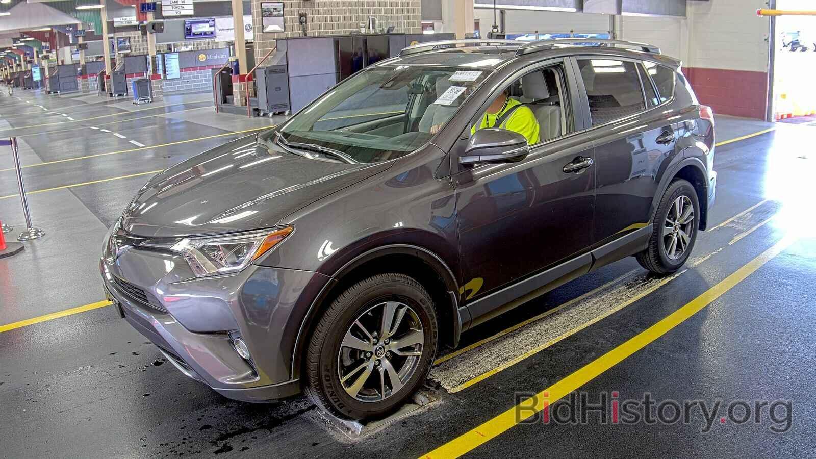 Photo JTMRFREV7JJ235747 - Toyota RAV4 2018