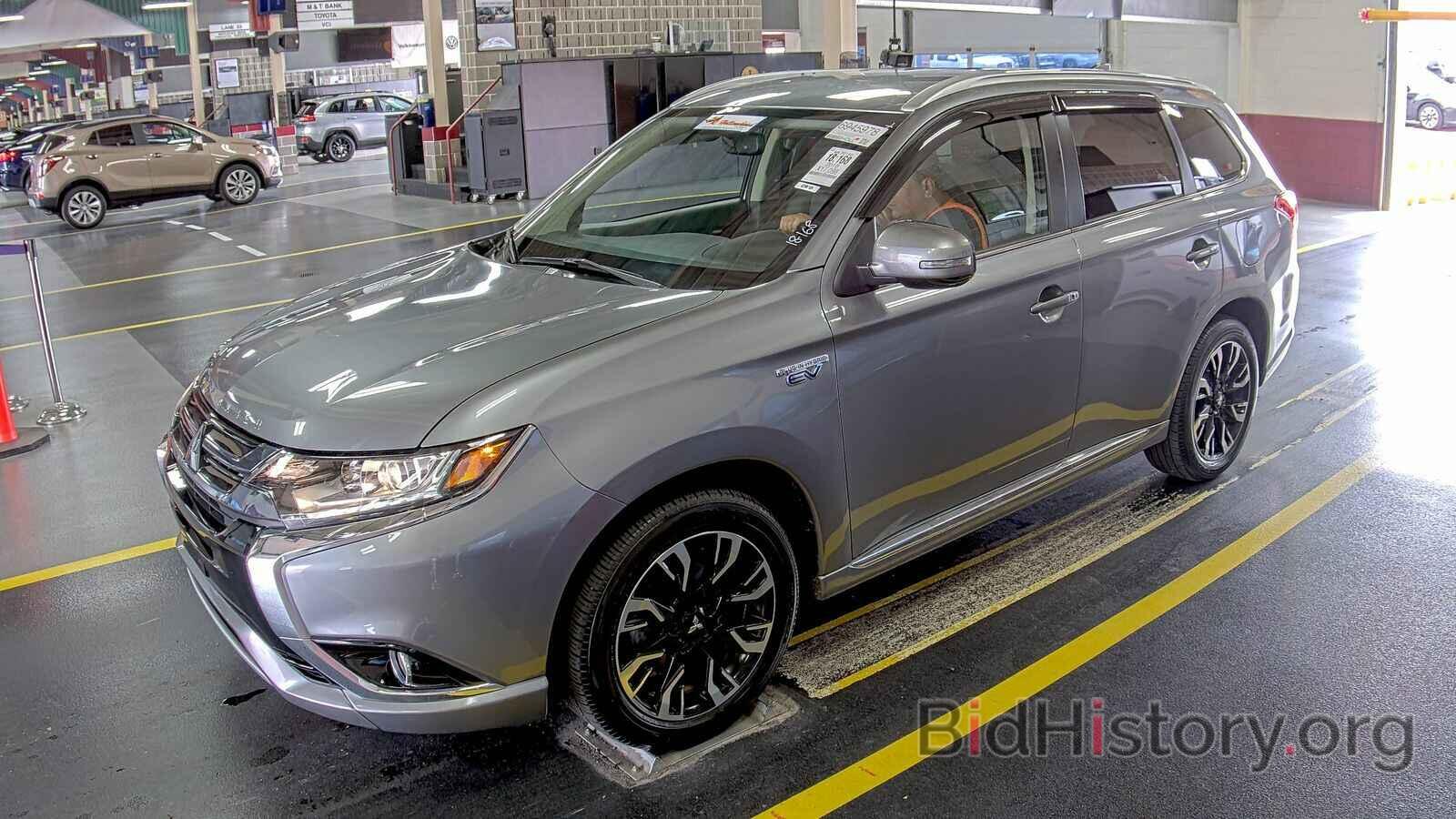 Photo JA4J24A5XJZ028766 - Mitsubishi Outlander PHEV 2018