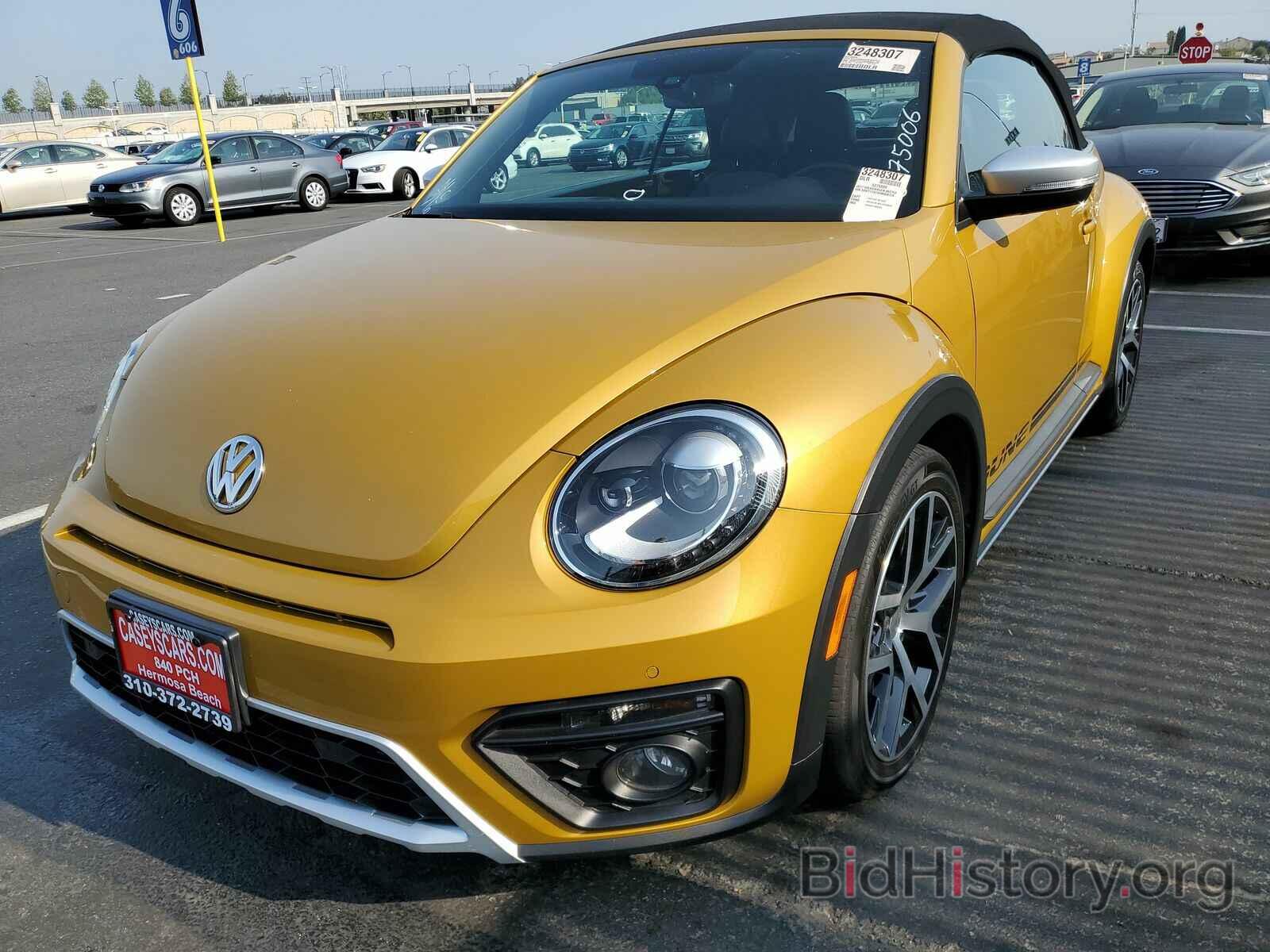 Photo 3VWT17AT3HM808179 - Volkswagen Beetle Convertible 2017