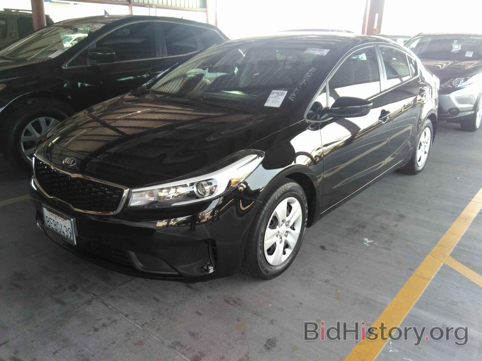 Photo 3KPFL4A71JE255575 - Kia Forte LX 2018