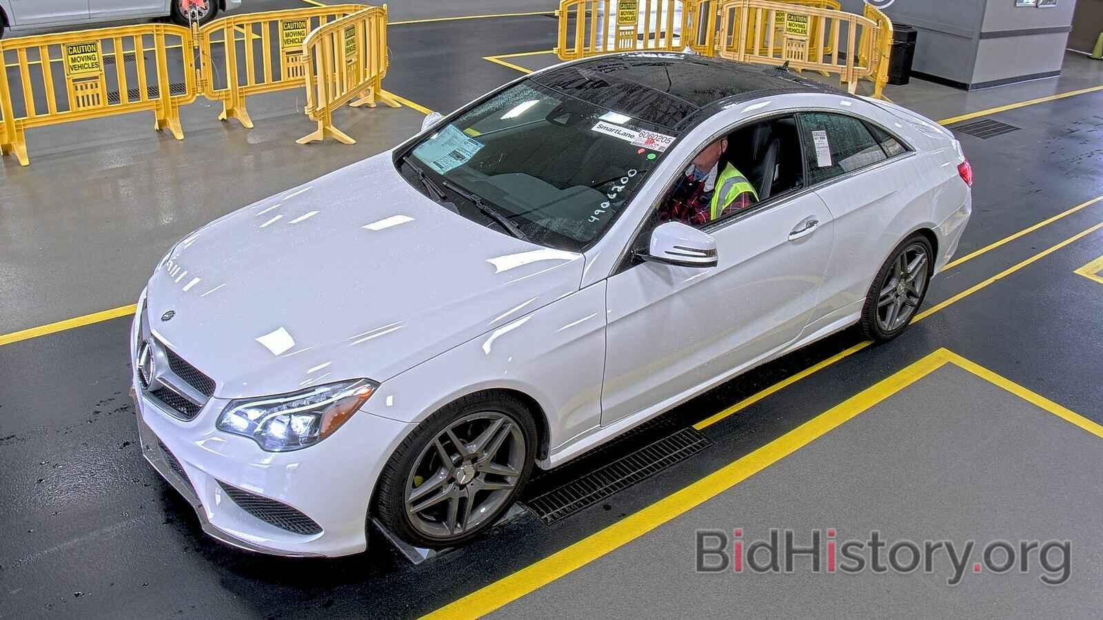 Photo WDDKJ6HB9GF322499 - Mercedes-Benz E-Class 2016